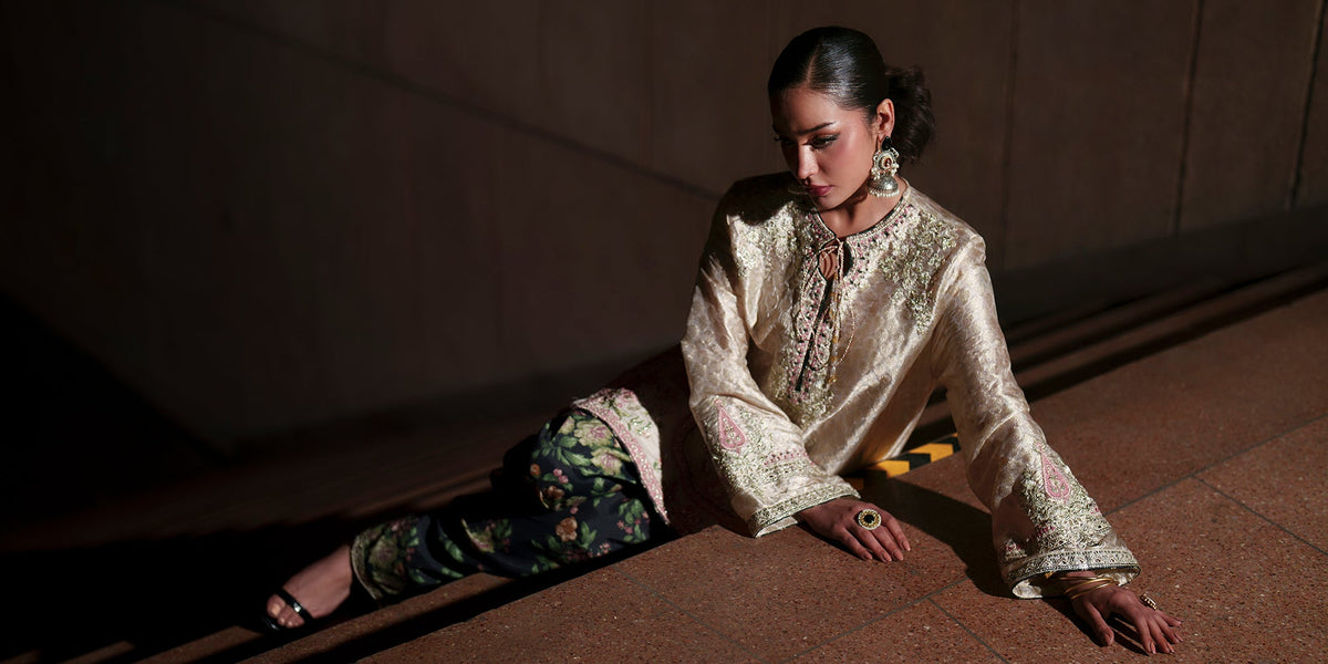 EMBROIDERED SUIT (E1014/104/002)
