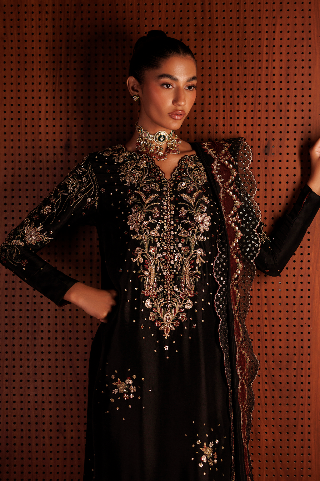 UE-716 Embroidered Ramen Silk