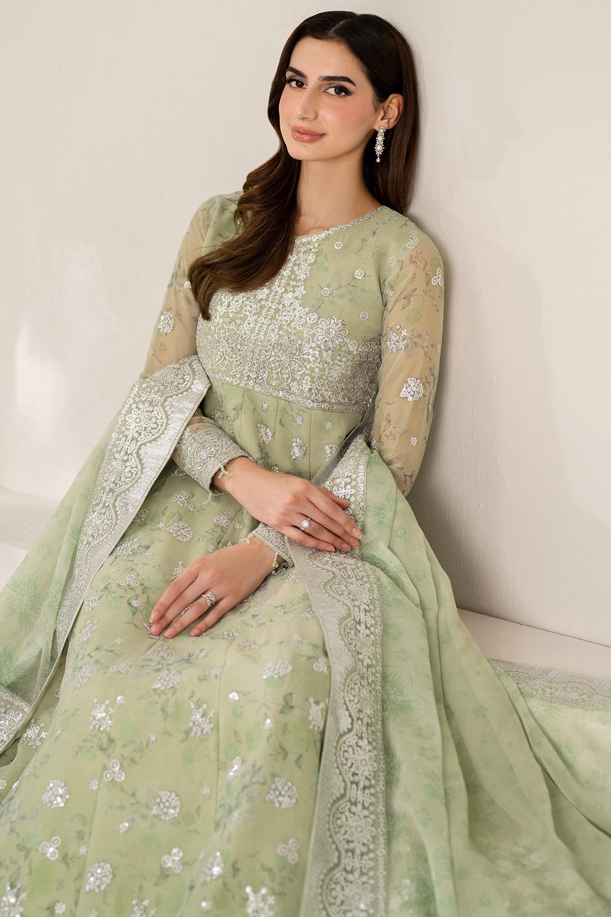 Farasha – Sage Sparkle Style