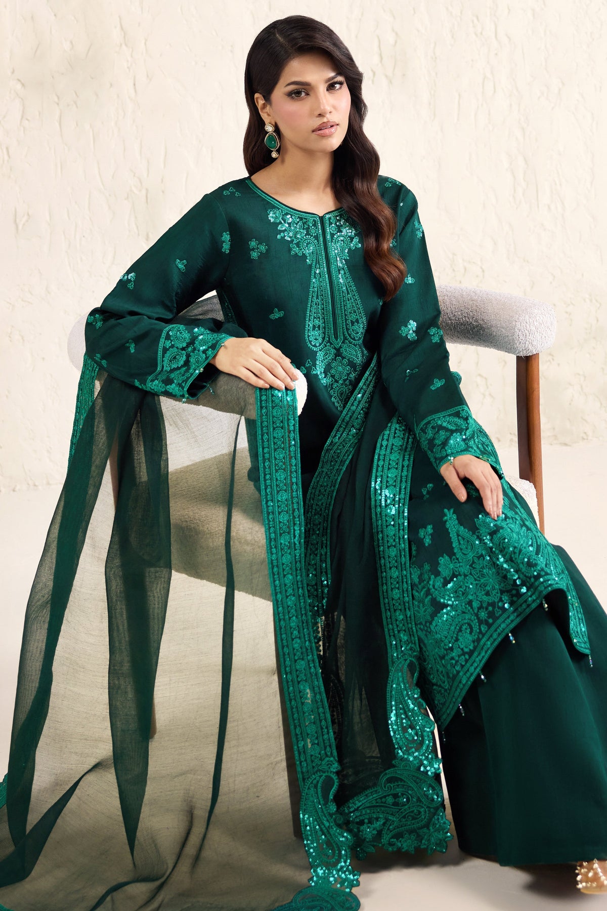 Farasha – Emerald Luxe Style