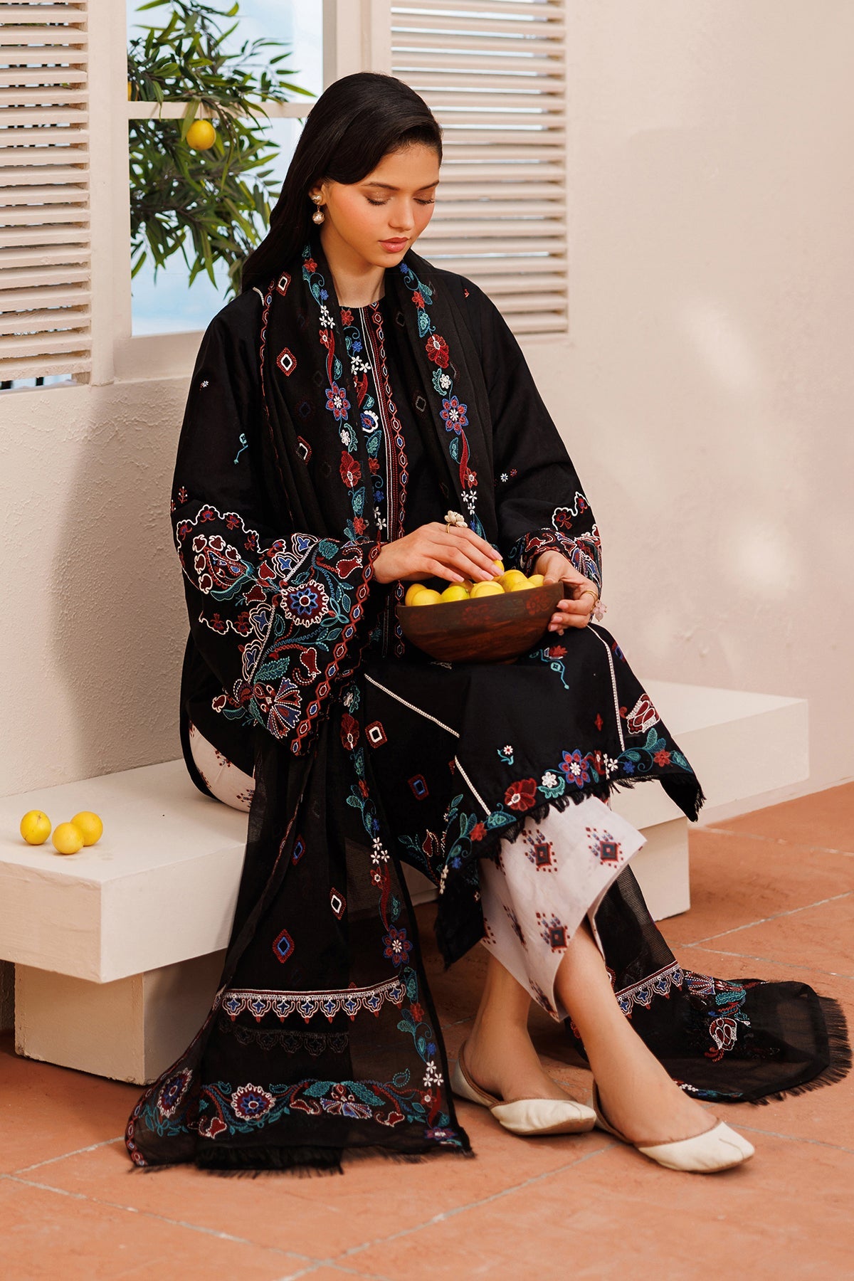 EMBROIDERED LAWN SF-4391