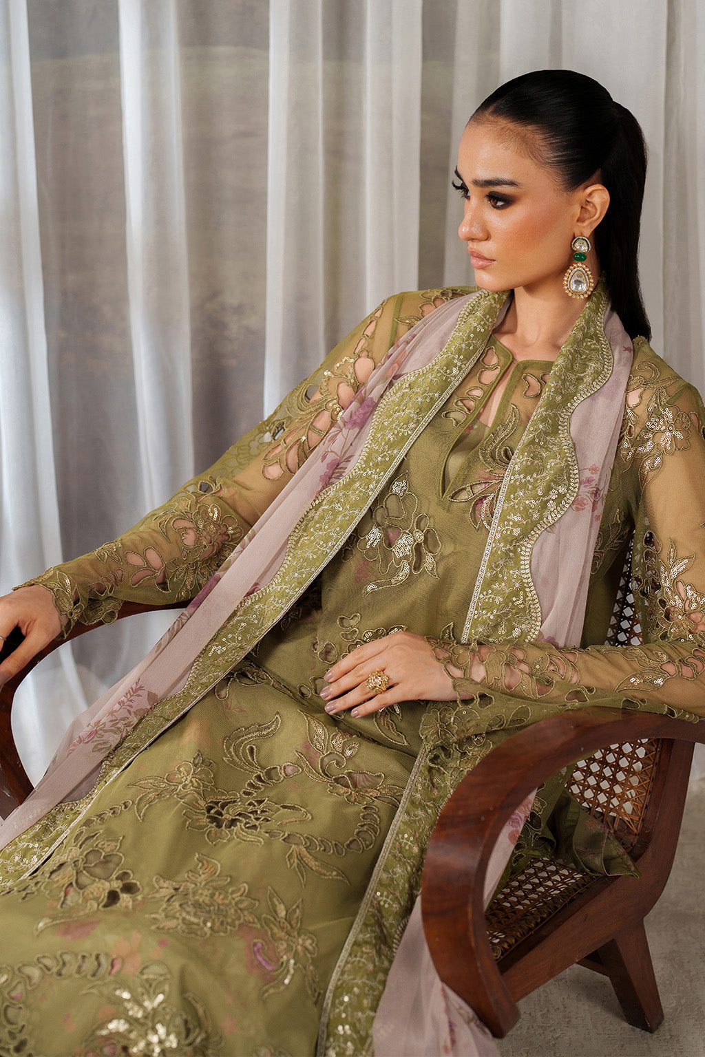 UE-543  Printed Formals
