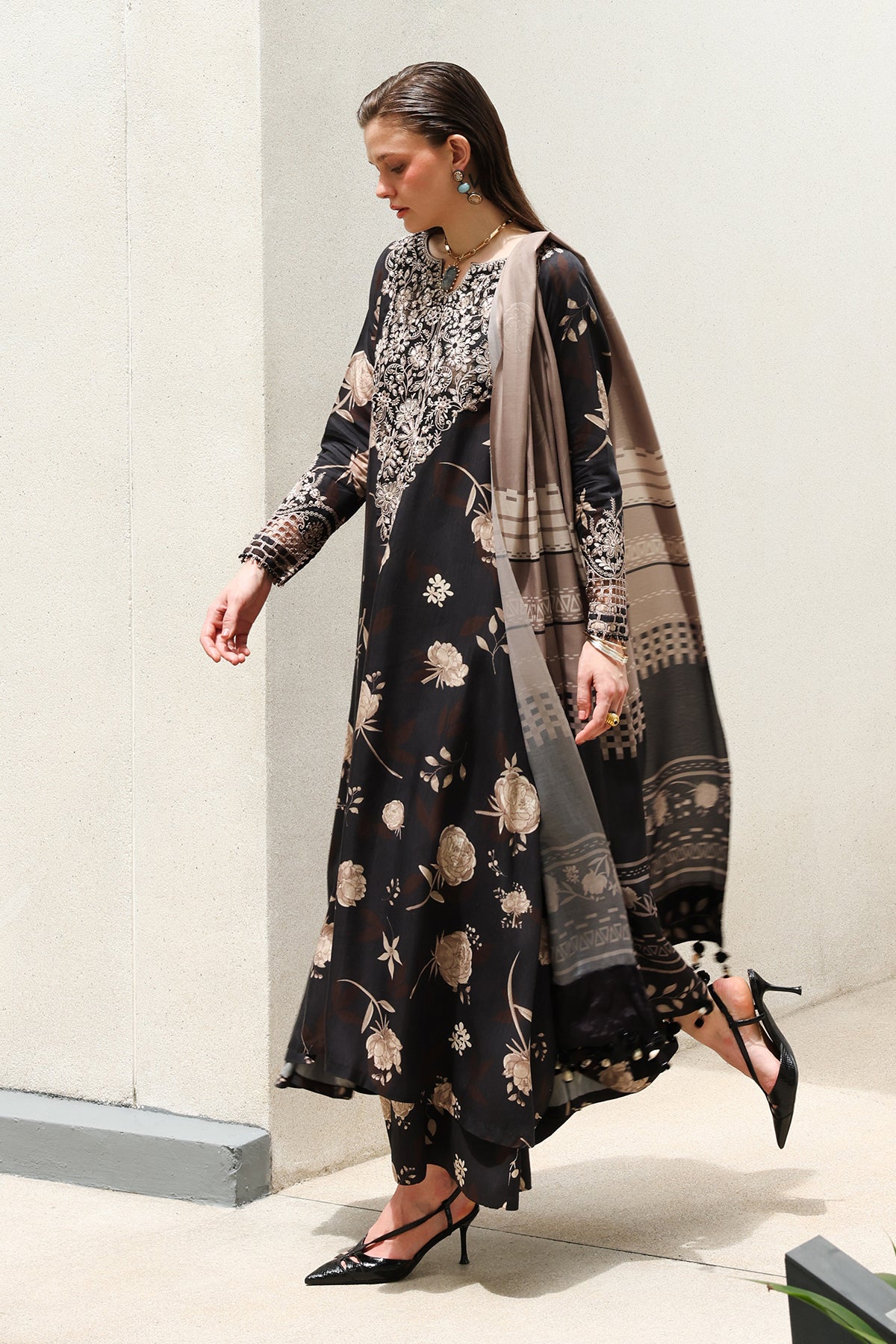 EMBROIDERED VISCOSE SILK UF-4625