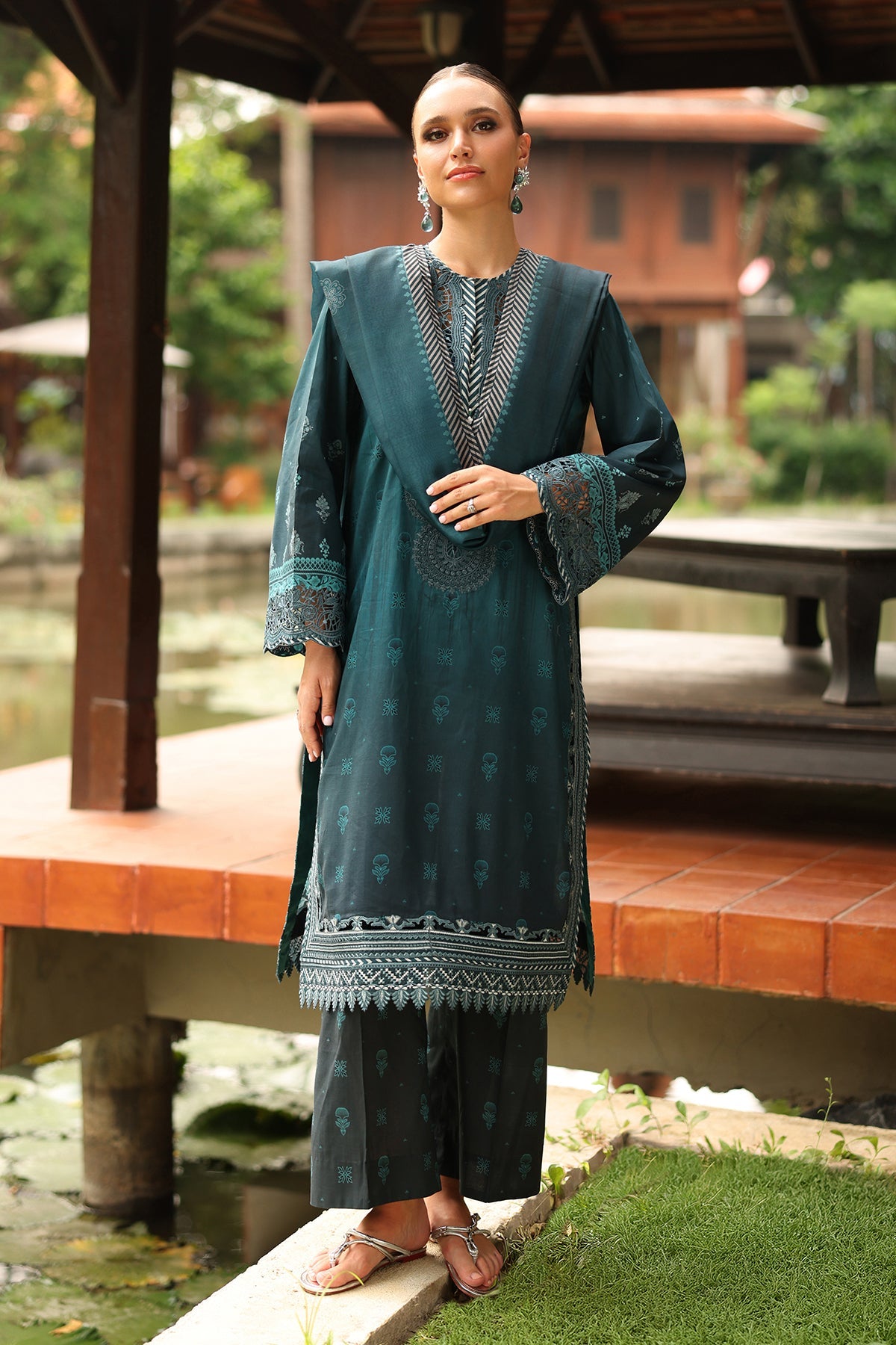 EMBROIDERED PRINTED LAWN UF-4259