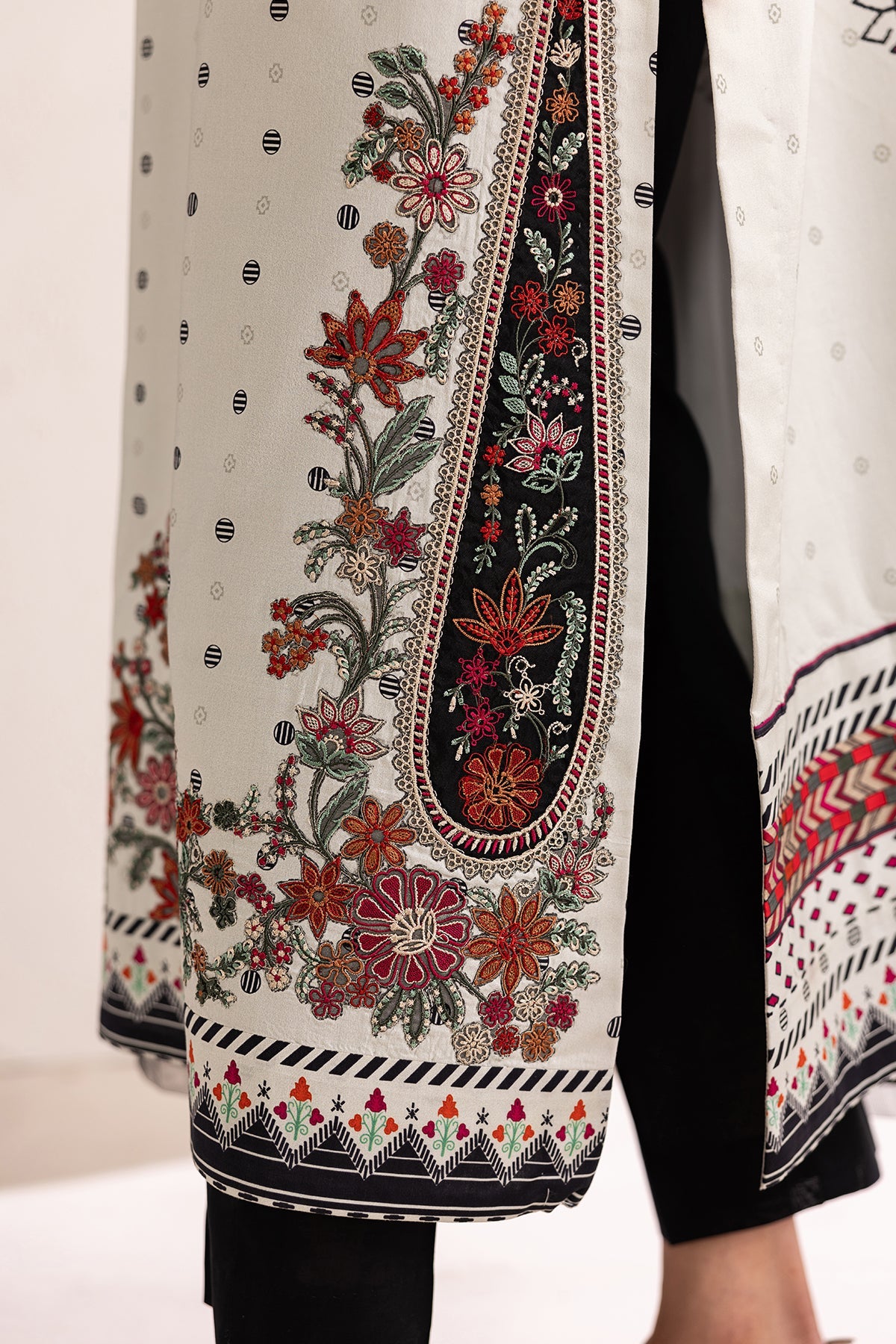 EMBROIDERED LAWN SF-4455