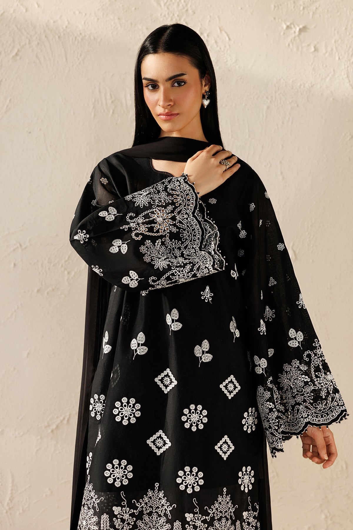 EMBROIDERED LAWN UF-4522