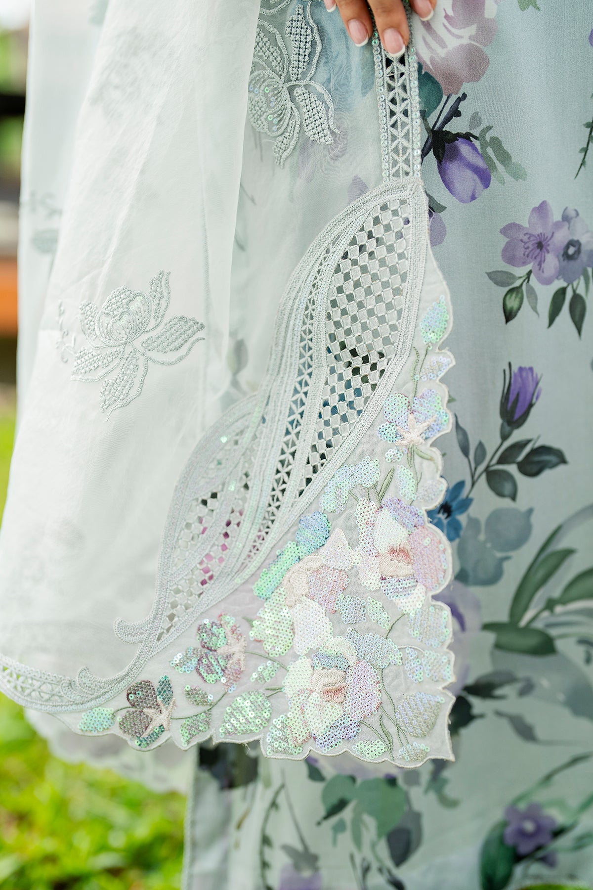EMBROIDERED LAWN UF-4268