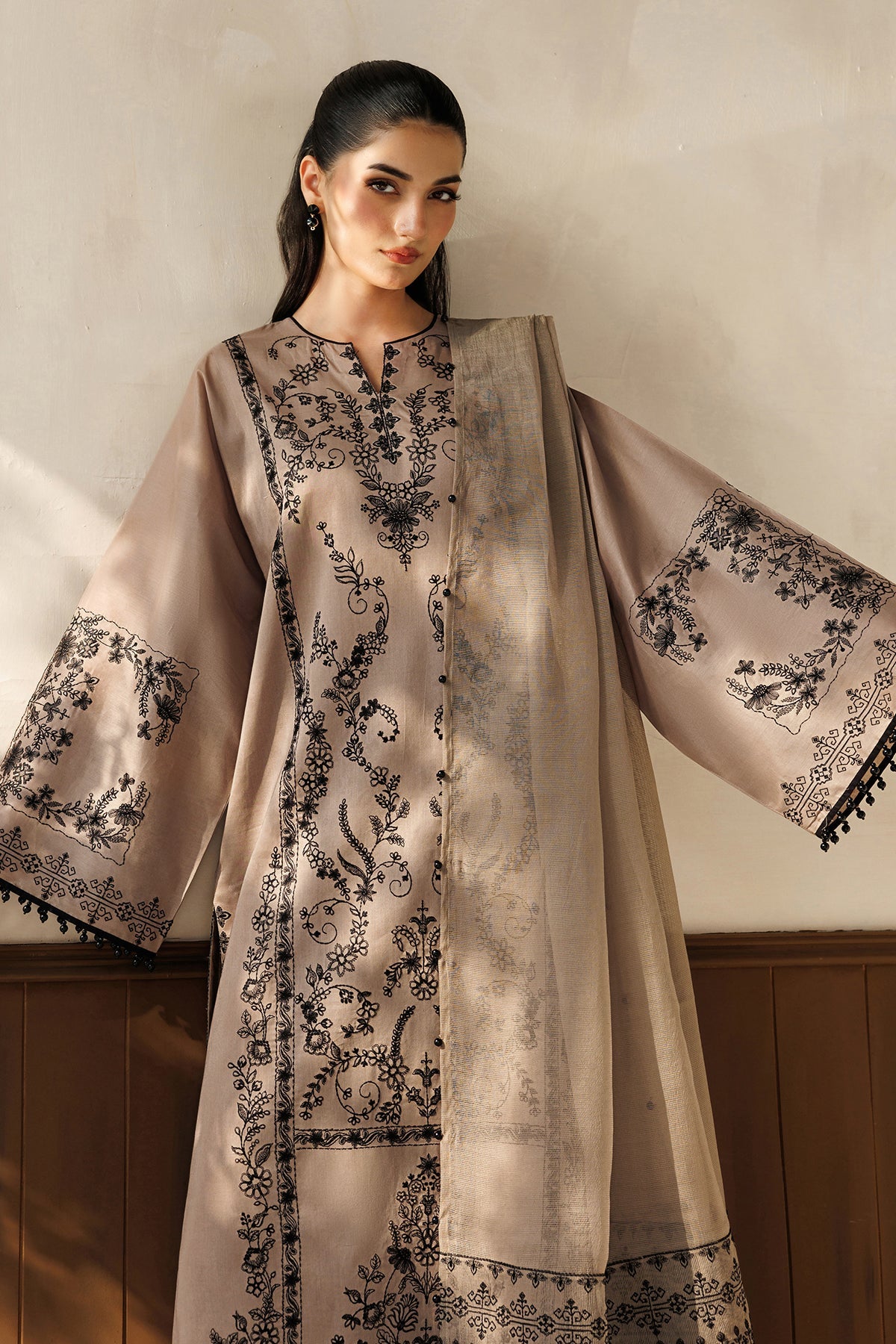 EMBROIDERED LAWN UF-4502