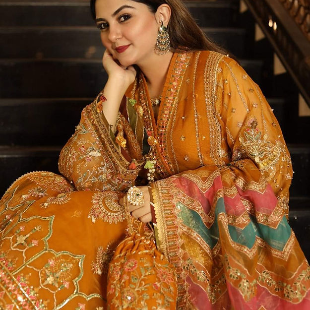 Mohsin Naveed Ranjha – Henna Style
