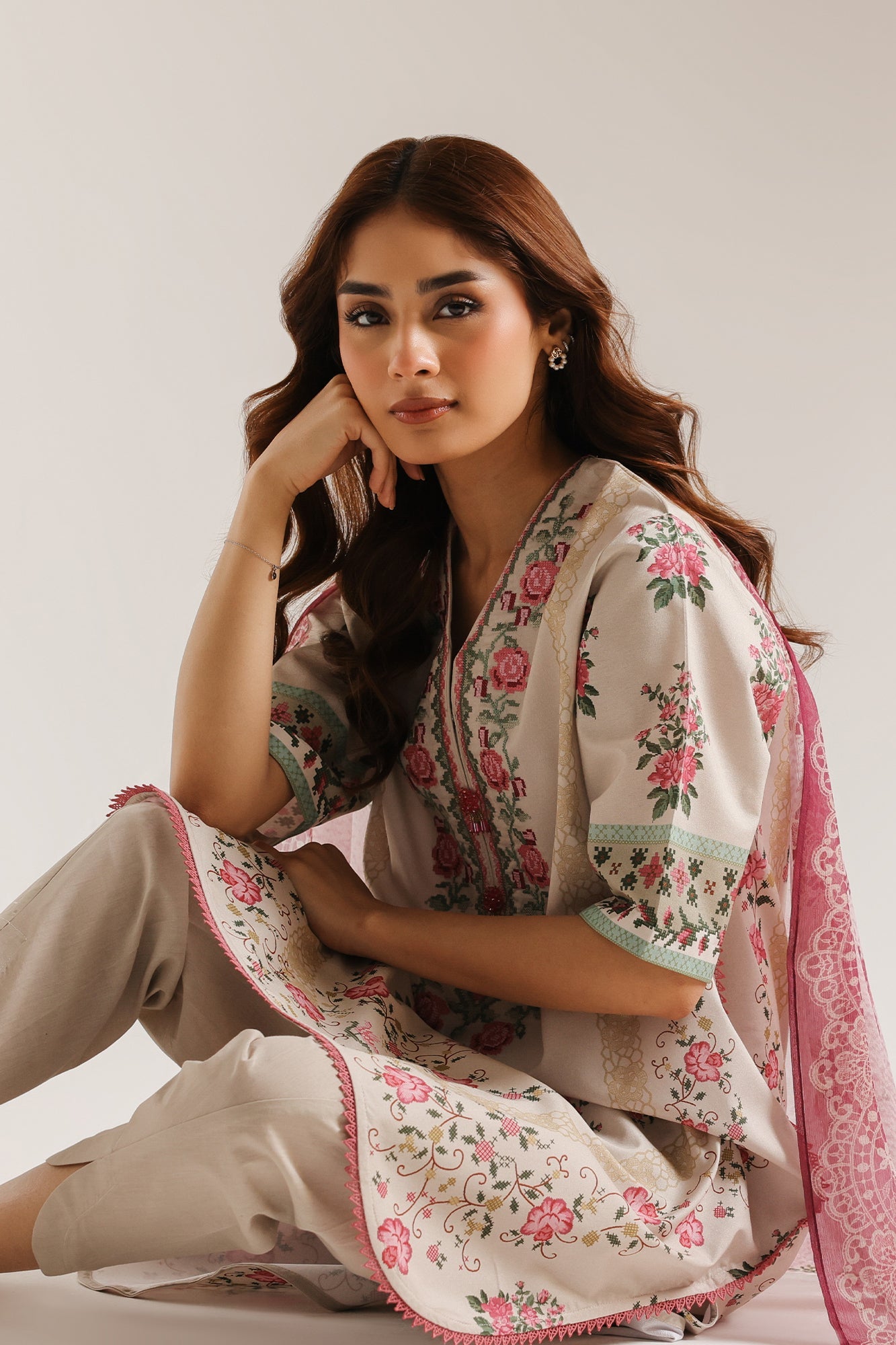 EMBROIDERED SUIT (E1015/203/524)
