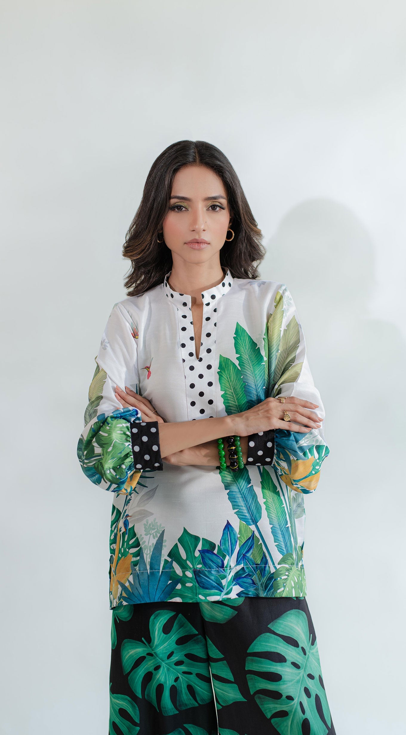 https://cdn.shopify.com/s/files/1/0654/4313/5706/files/9_bfa7c072-d8fc-469b-8b93-2129e306a29e.jpg?v=1726042107
