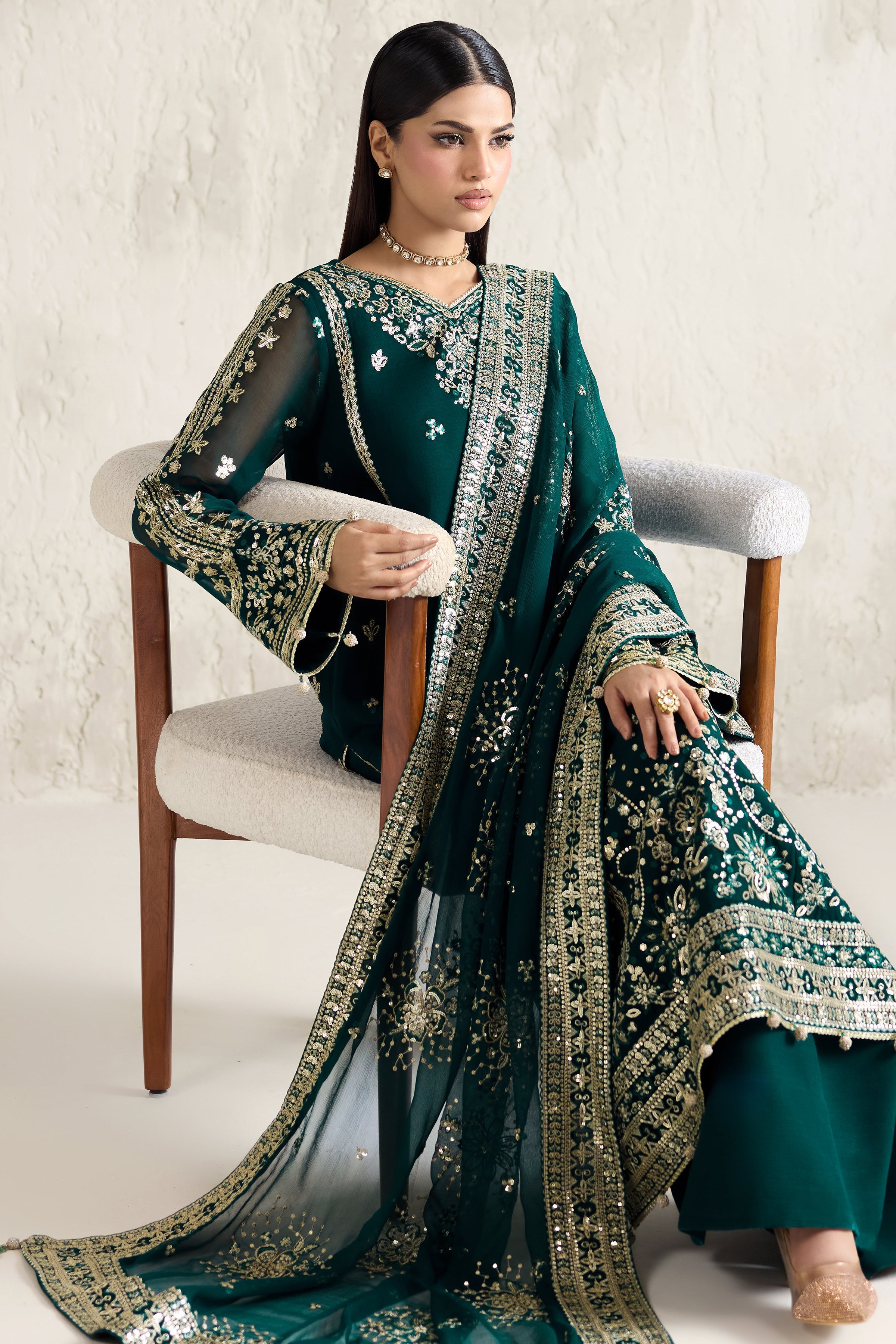 Farasha – Gold Radiance Style
