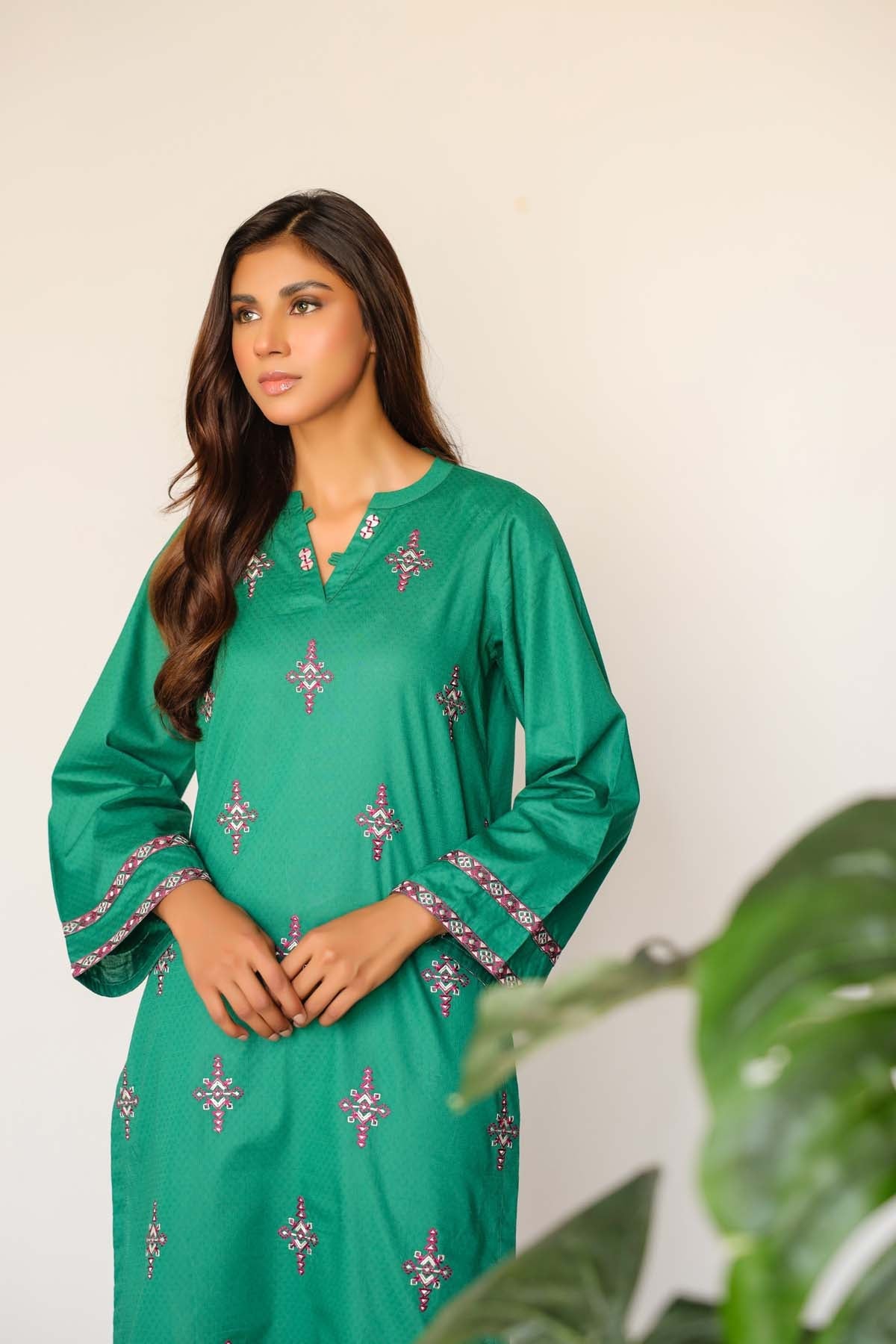 https://cdn.shopify.com/s/files/1/0704/5916/2937/files/ABSY6267.jpg?v=1752140789