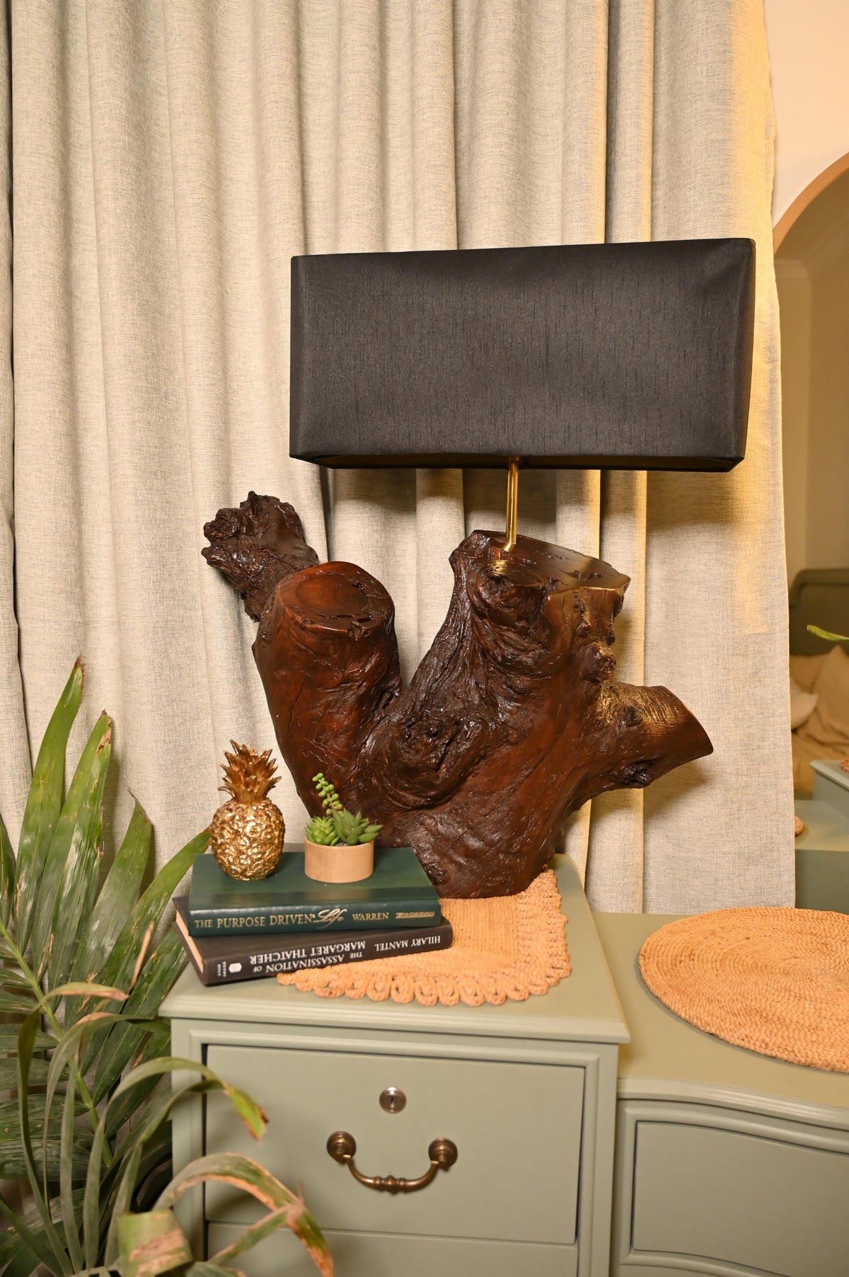 Sheesham live edge lamp (Cyra)