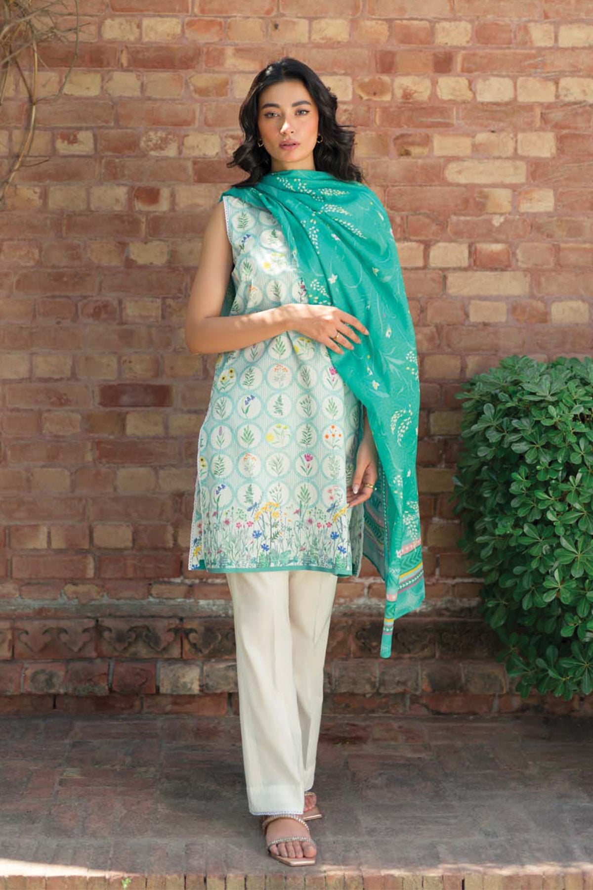 Panama Linen Suit with Buttons Kashmiri Chai