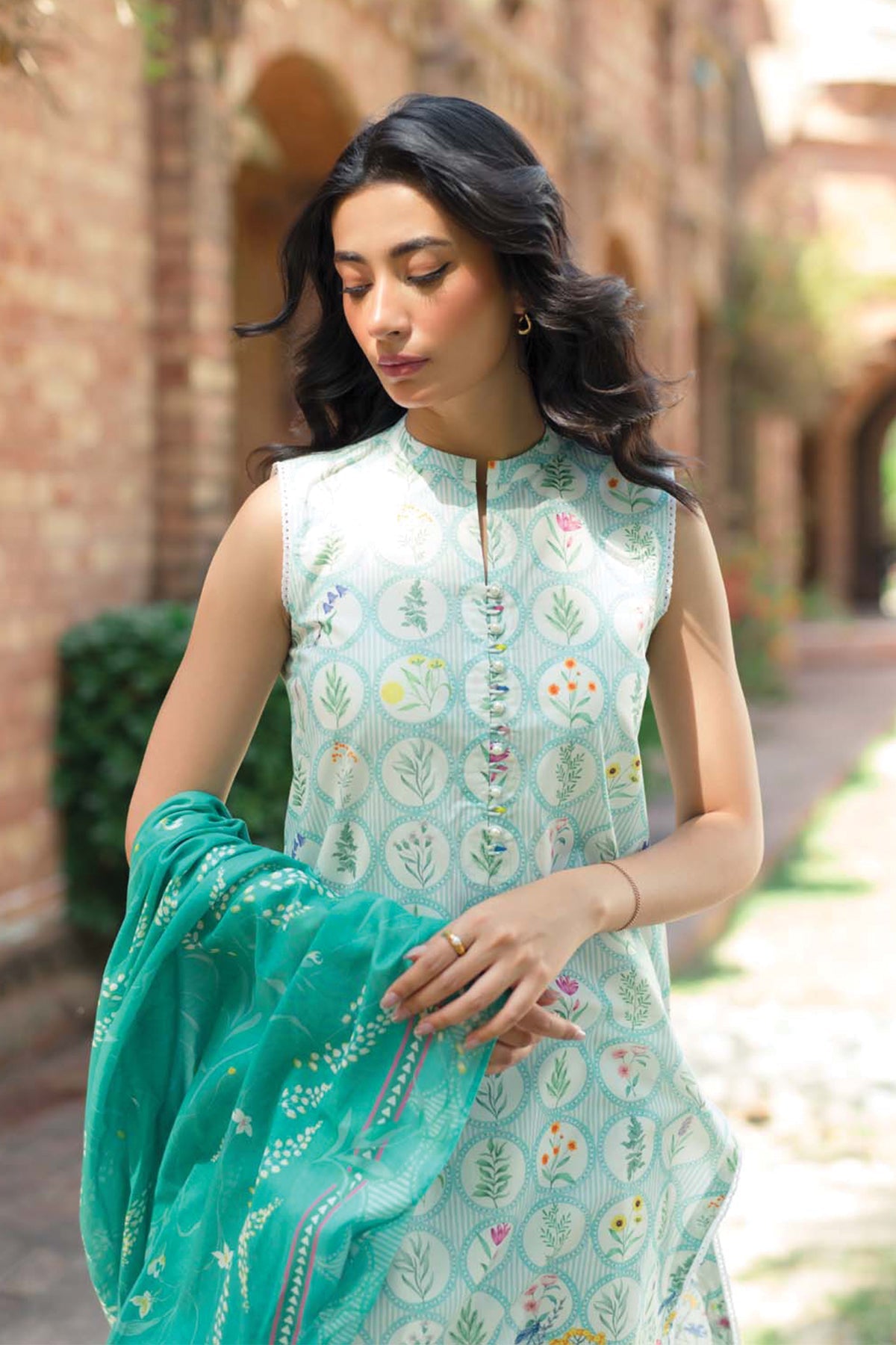 Panama Linen Suit with Buttons Kashmiri Chai