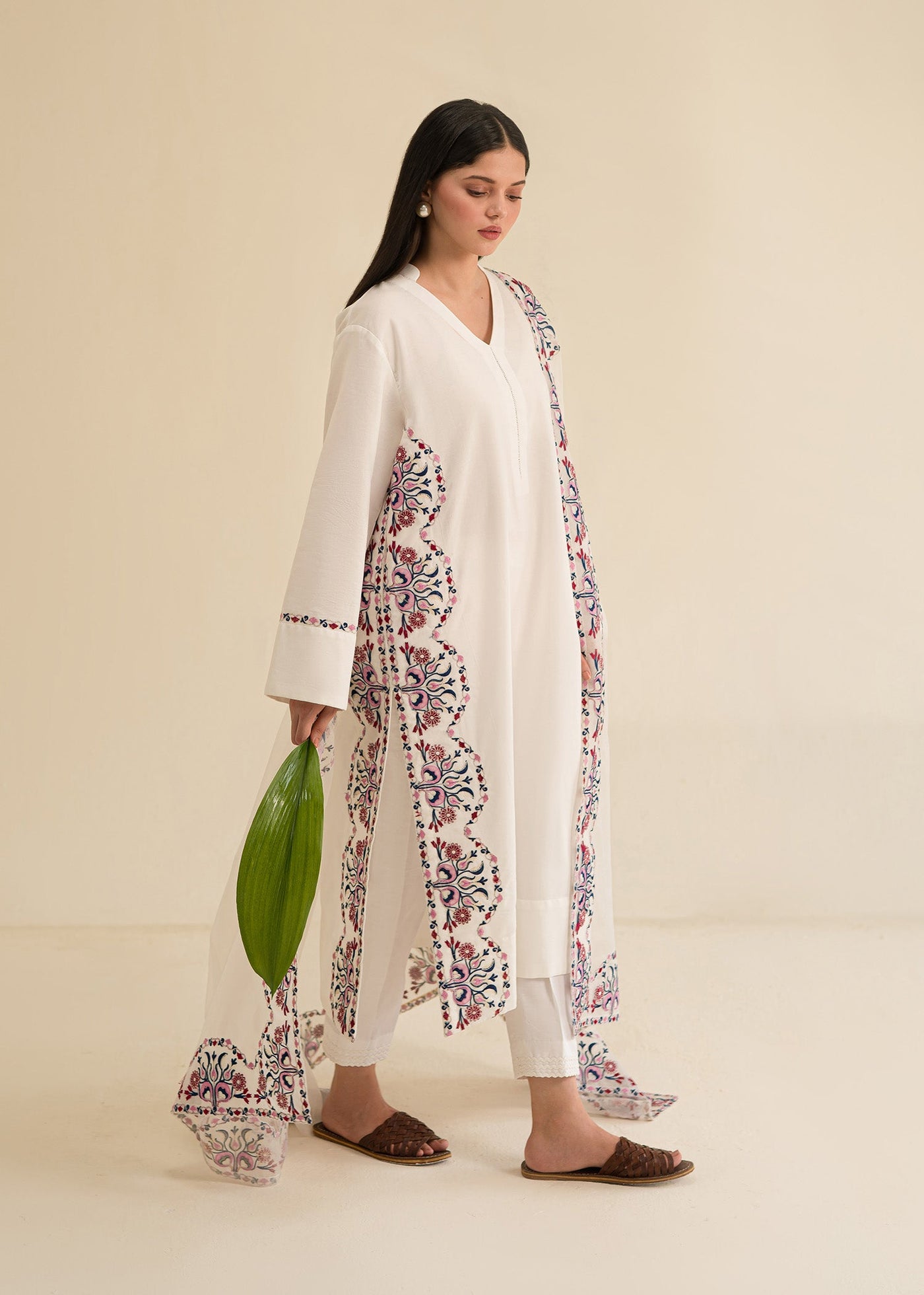 https://cdn.shopify.com/s/files/1/3006/7522/files/AIZ08570.jpg?v=1723113625