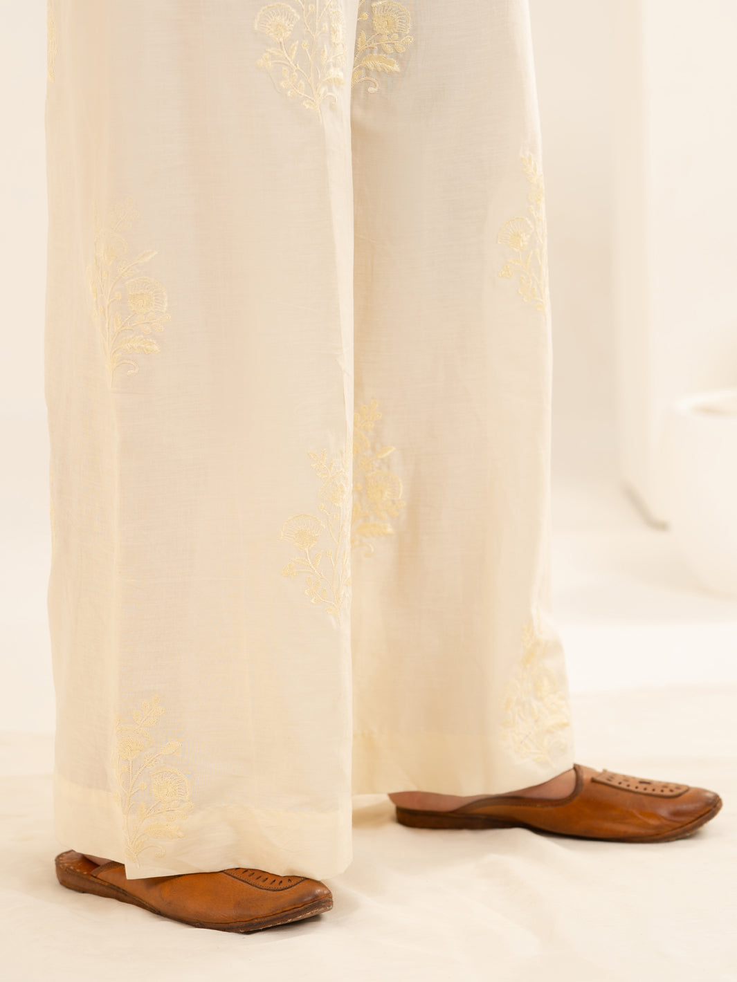 Off White Lawn Trousers - AL-T-804
