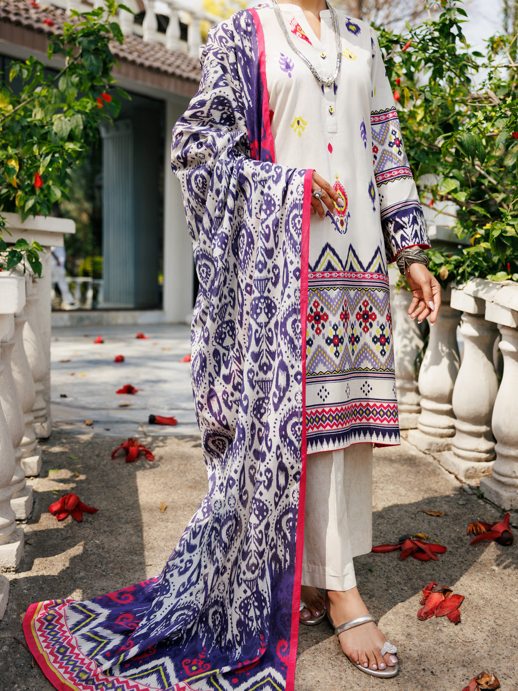 Ivory Lawn 3 Piece Stitched - ALP-3PS-2115