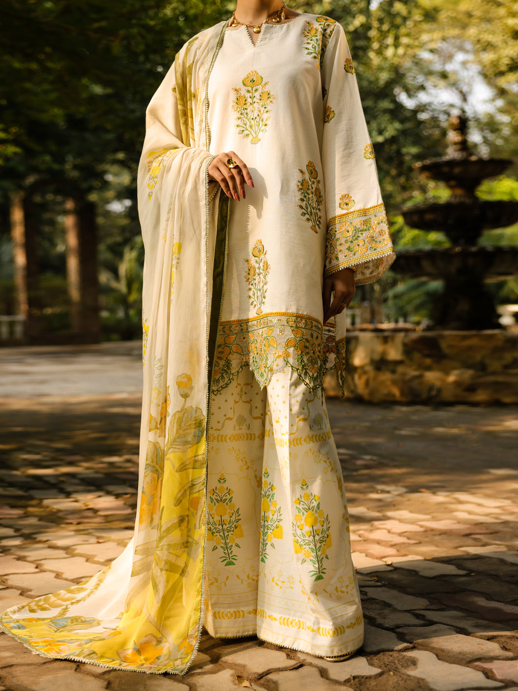 Off White Lawn 3Pc Unstitched - ALP-3PS-2374