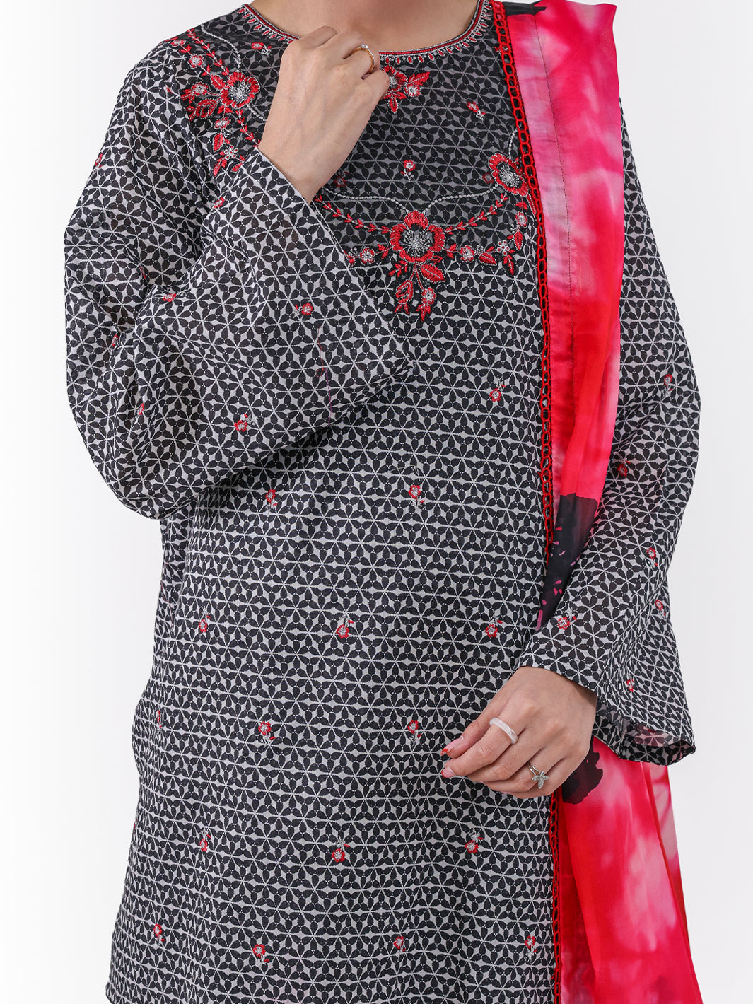 Black & White Lawn 3Pc Unstitched - ALP-3PS-2427
