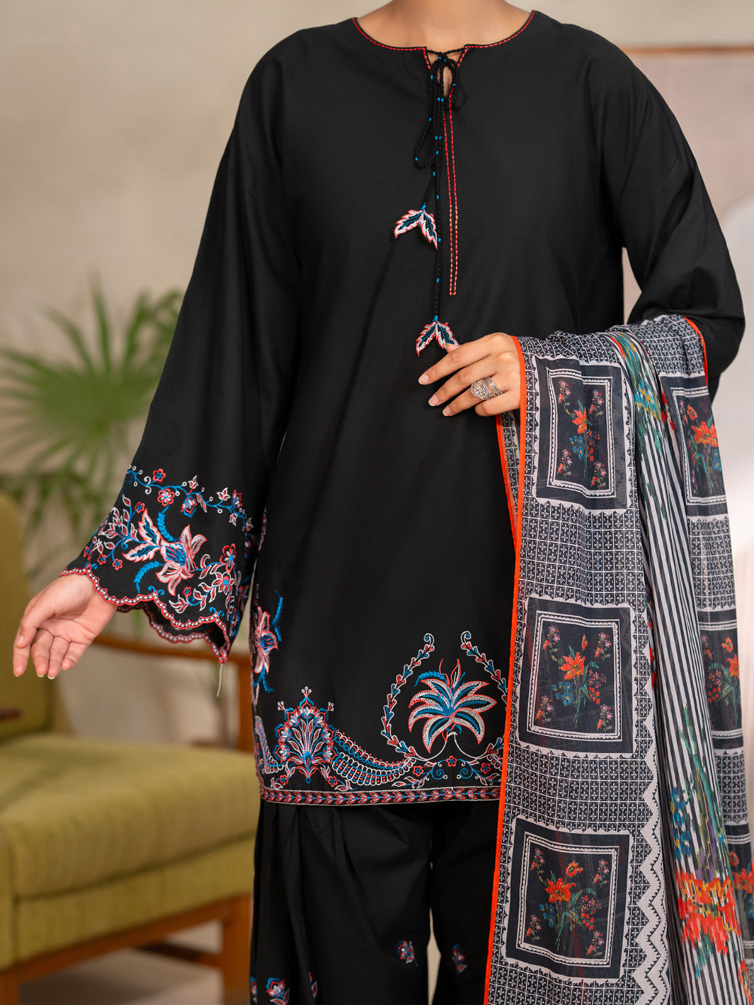 Black Lawn 3Pc Unstitched - ALP-3PS-2688