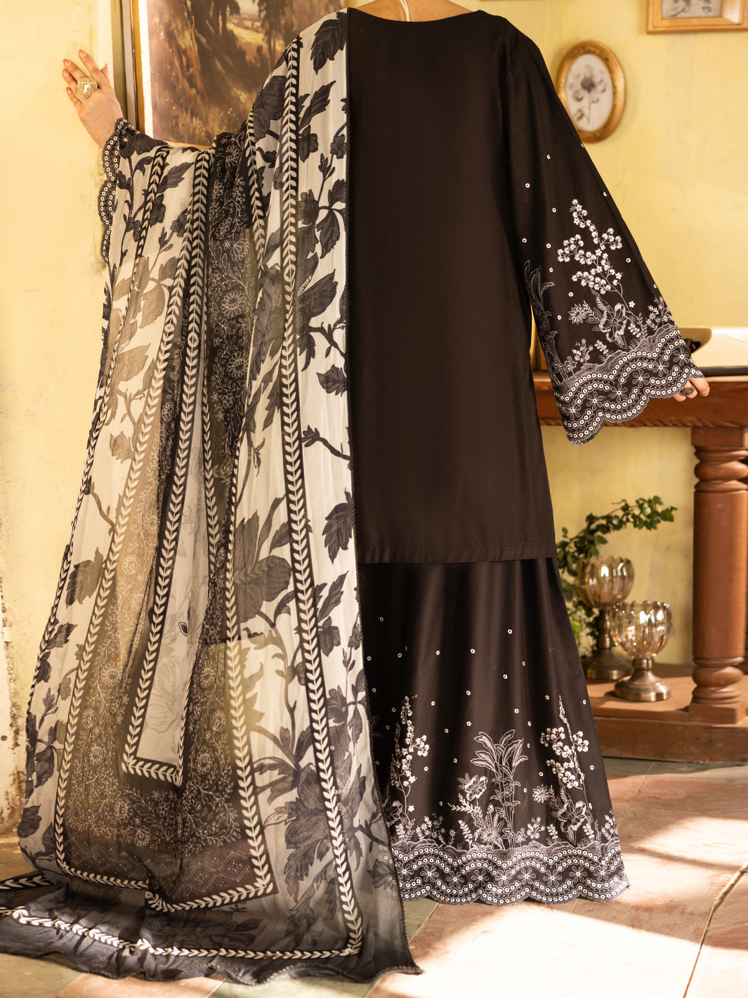 Black Cotton Lawn Unstitched 3PC - ALP-3PS-2738