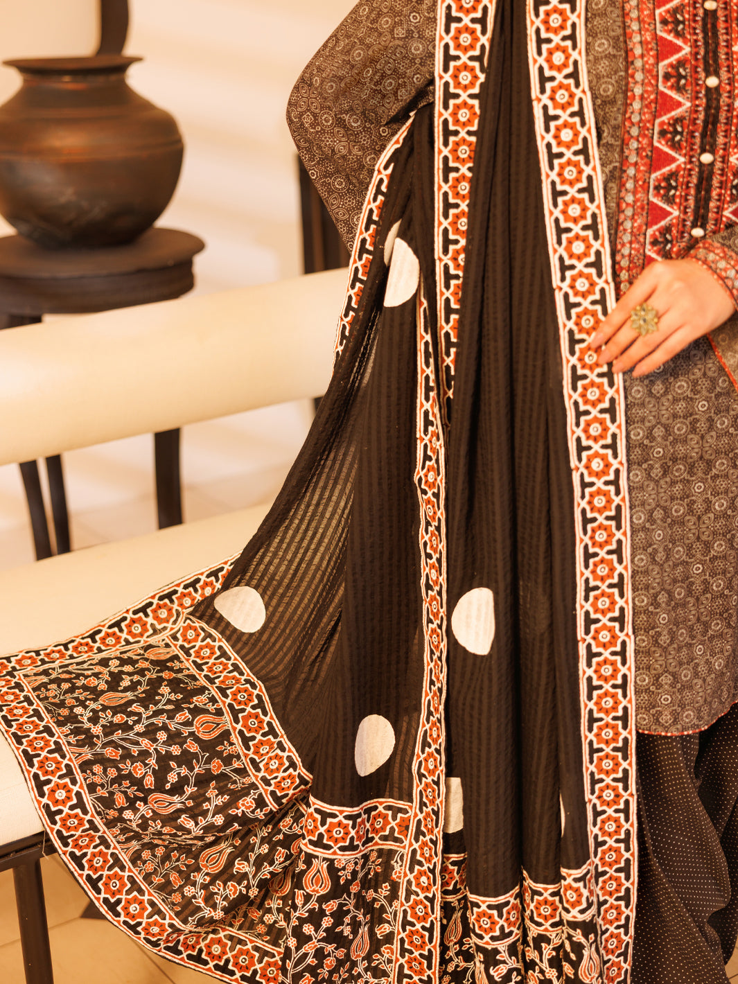 Black Lawn Stitched 2Pc - ALP-2PS-LKS-2335B