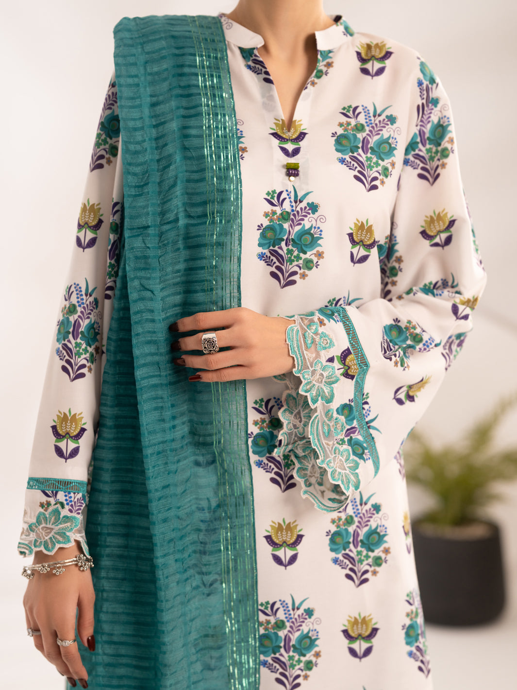 White Lawn Unstitched 3Pc - ALP-3PS-2466