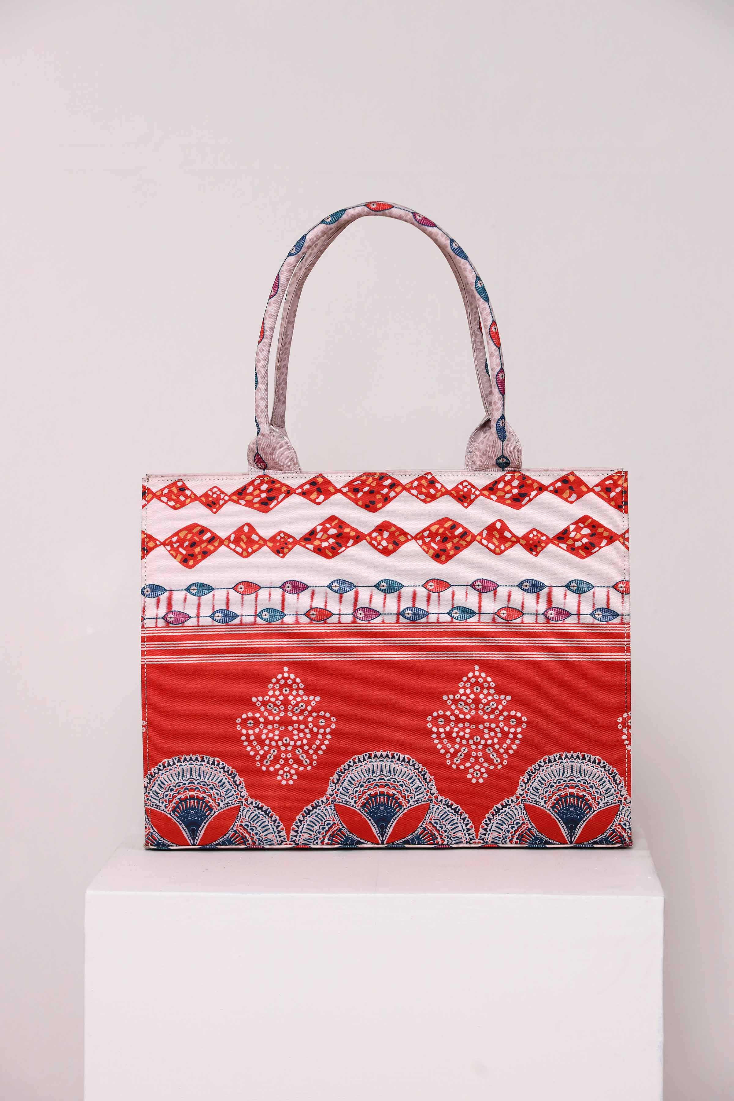 https://cdn.shopify.com/s/files/1/0534/2065/4791/files/AMBG001803-_3.jpg?v=1751450511
