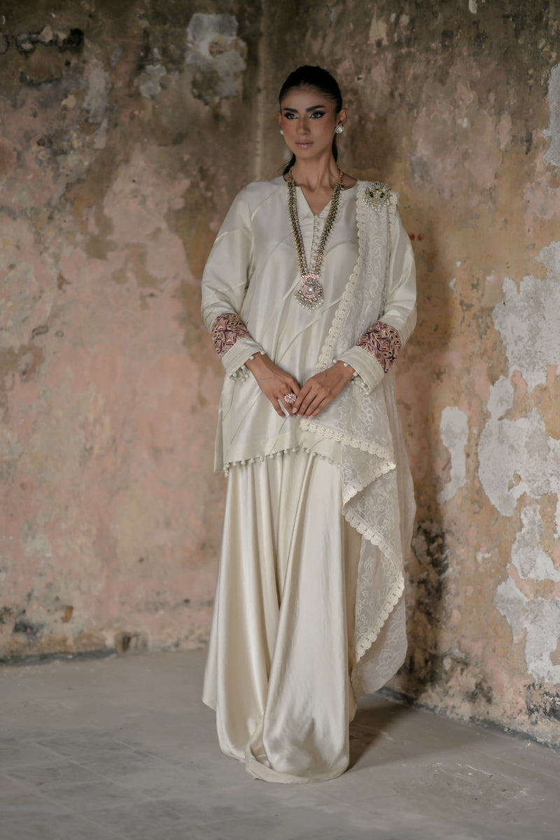 AR-0001046 Festive Wear ‘26
