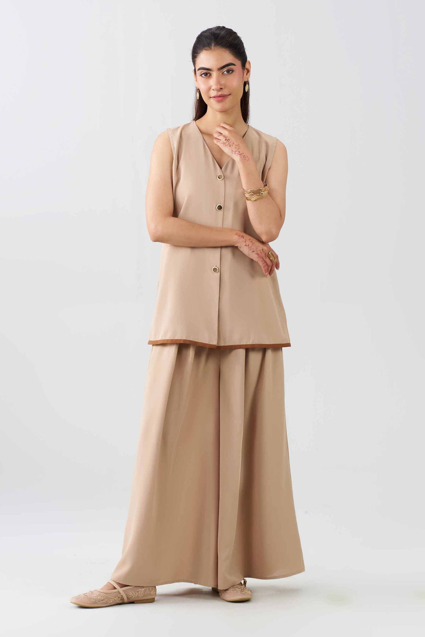 https://cdn.shopify.com/s/files/1/0534/2065/4791/files/AS26-57-_3_c1bbf8d7-8560-4f6e-adbb-f8c9d2a54f30.jpg?v=1780288756