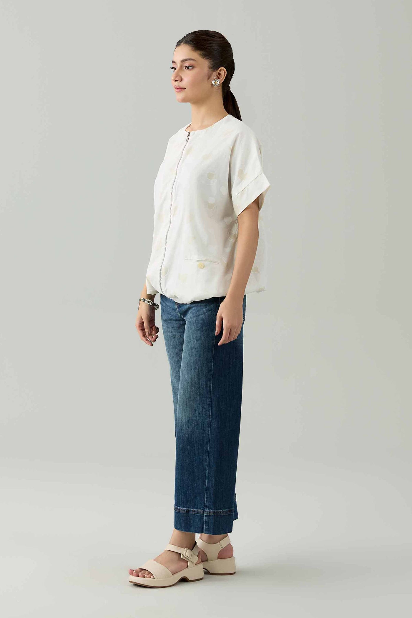 https://cdn.shopify.com/s/files/1/0534/2065/4791/files/AS26-78--_5_9017b949-473b-4fc5-9f3c-024c3d907f6b.jpg?v=1780289464
