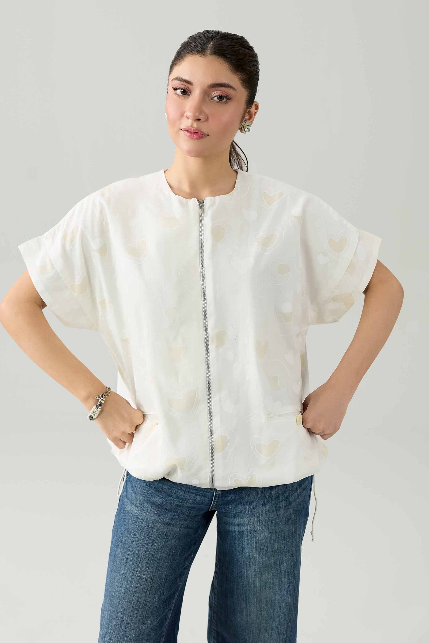 https://cdn.shopify.com/s/files/1/0534/2065/4791/files/AS26-78--_6_d4f744ec-3f82-42e4-8903-4c35106c504e.jpg?v=1780289400