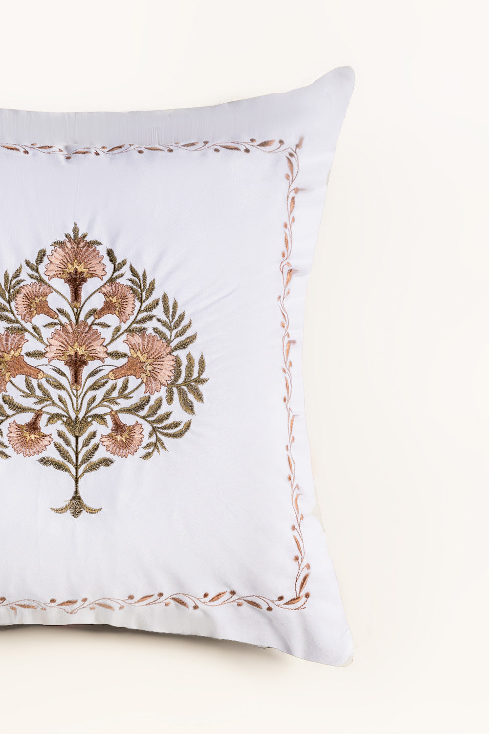 Vec-009 Velvet Embroidered Cushion Cover