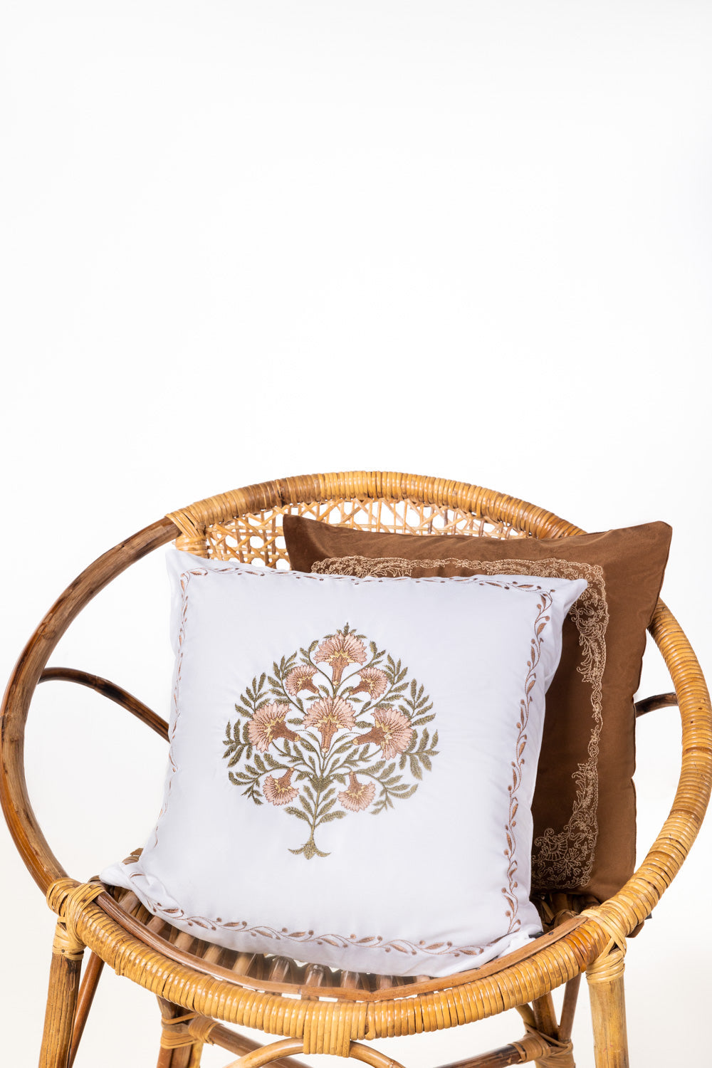 Vec-009 Velvet Embroidered Cushion Cover