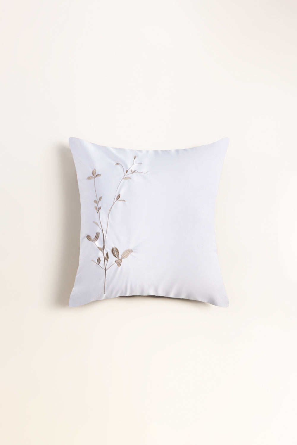 Vec-010 Velvet Embroidered Cushion Cover