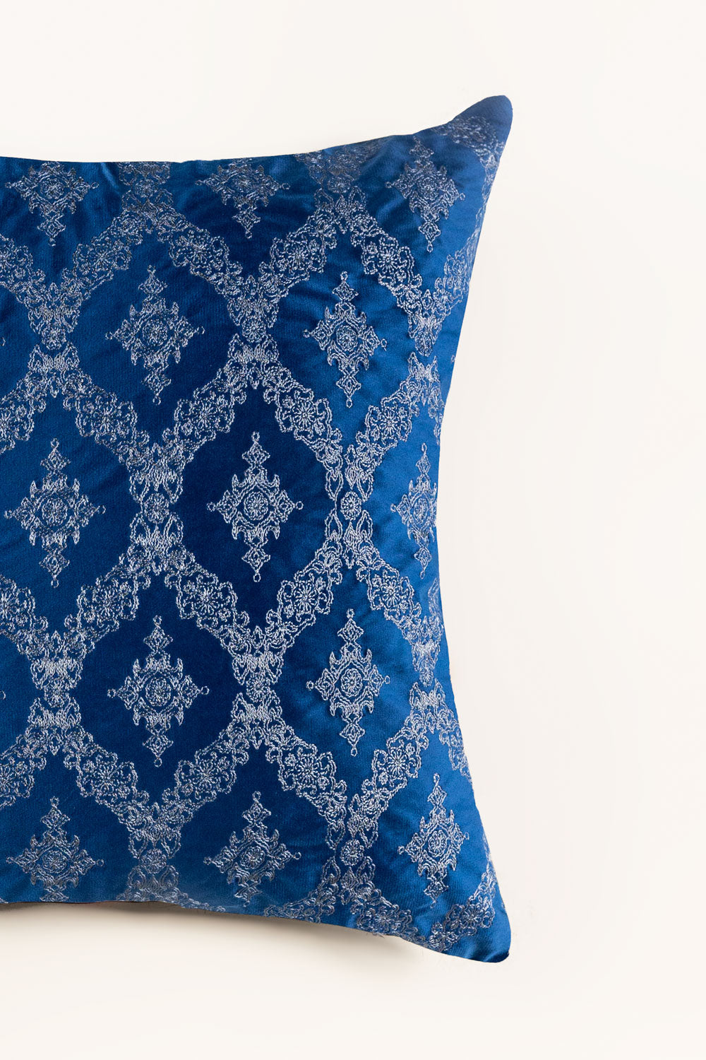 Vec-019 Blue Velvet Embroidered Cushion Cover