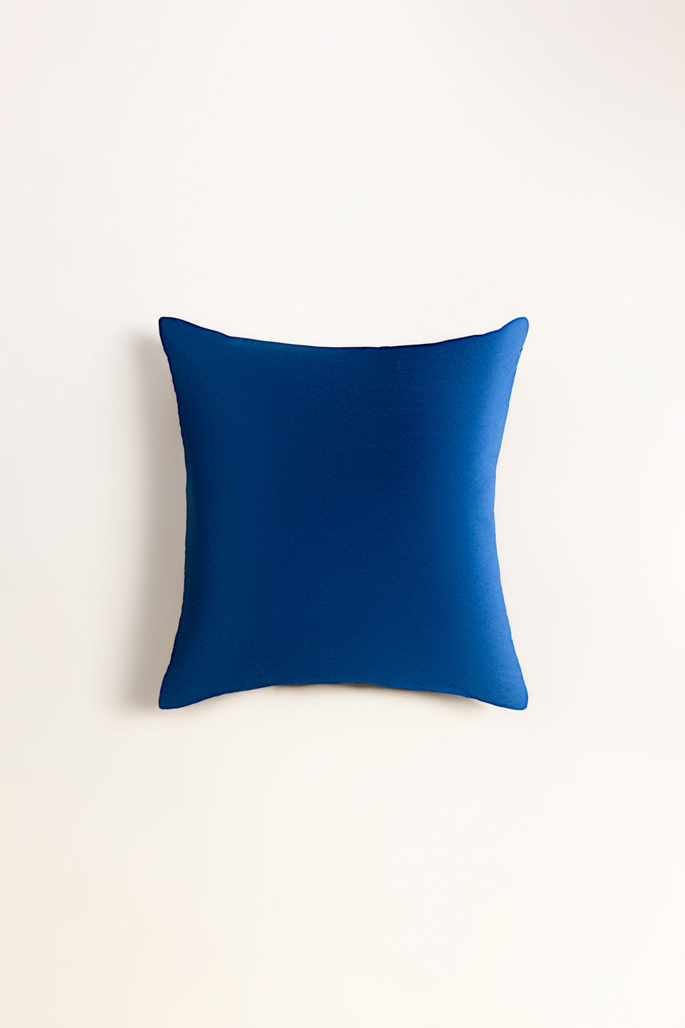 Vec-020 Velvet Embroidered Cushion Cover