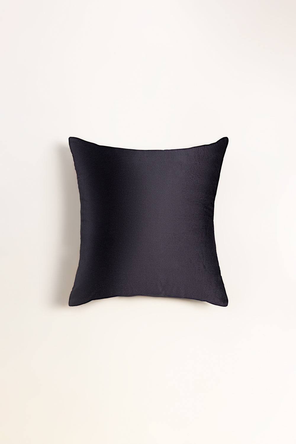 Vec-025 Velvet Embroidered Cushion Cover
