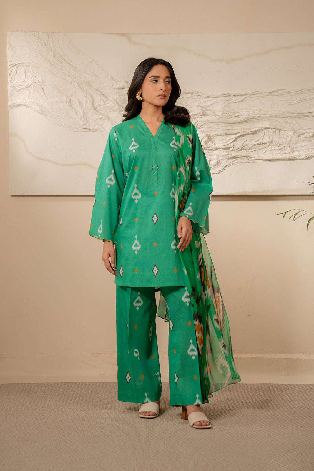 3 Piece Lawn Printed Unstitched Suit (UC0060)