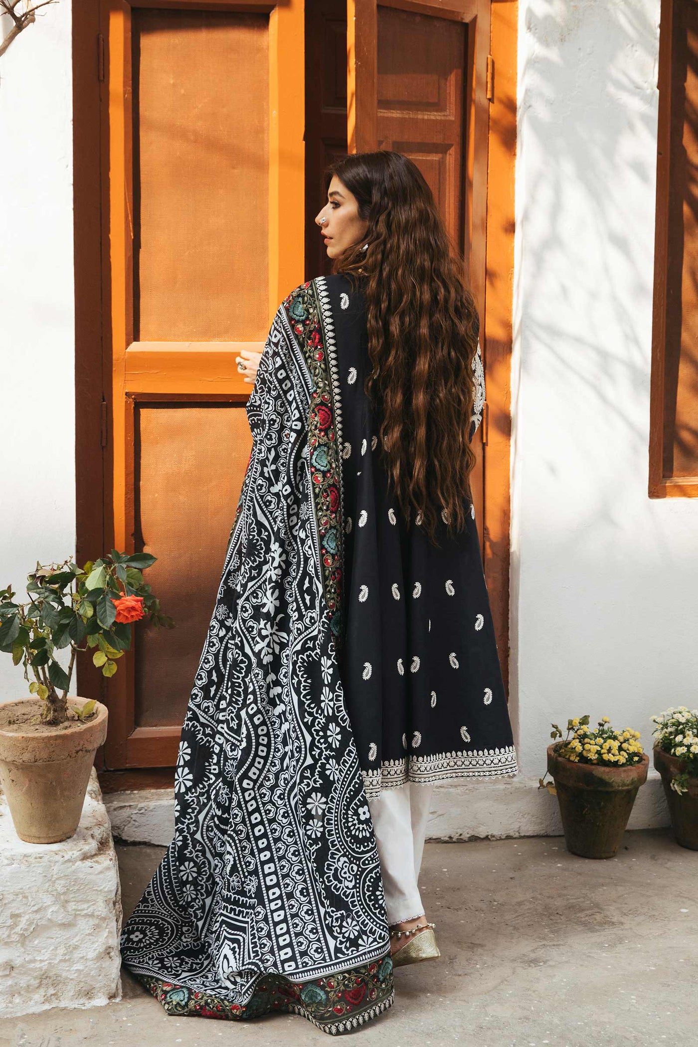 https://cdn.shopify.com/s/files/1/0340/8376/6405/products/Afreen-Ae.jpg?v=1699854699