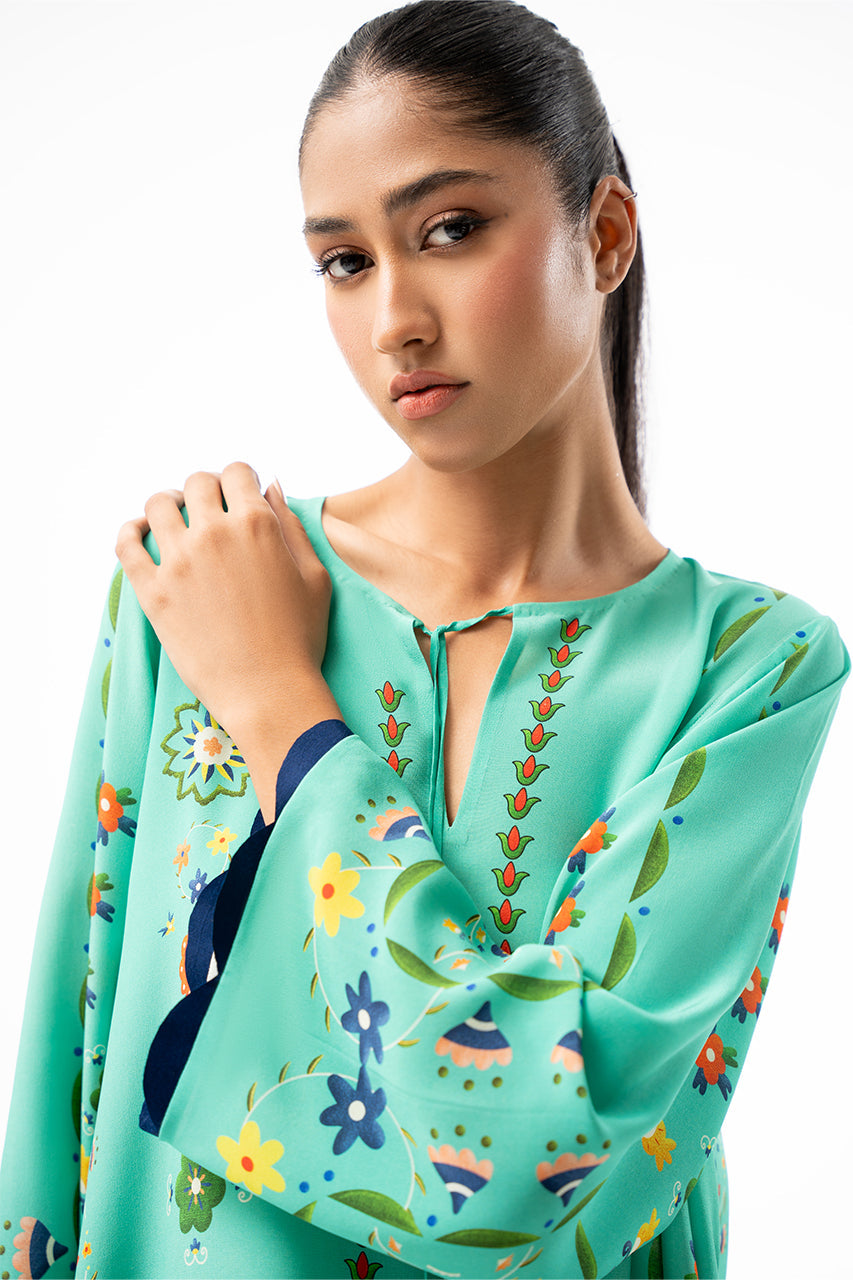 https://cdn.shopify.com/s/files/1/0588/3661/5221/products/Ahlam_4.jpg?v=1751622810