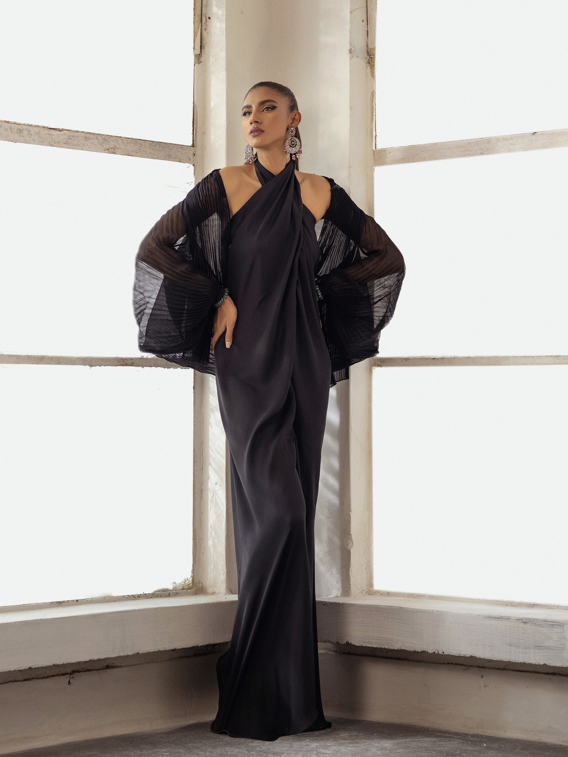 https://cdn.shopify.com/s/files/1/0768/4872/6205/files/Aire-Black-1.jpg?v=1777653105