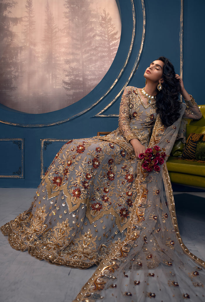 Akbar Aslam – Queen Bee U-1403 Style