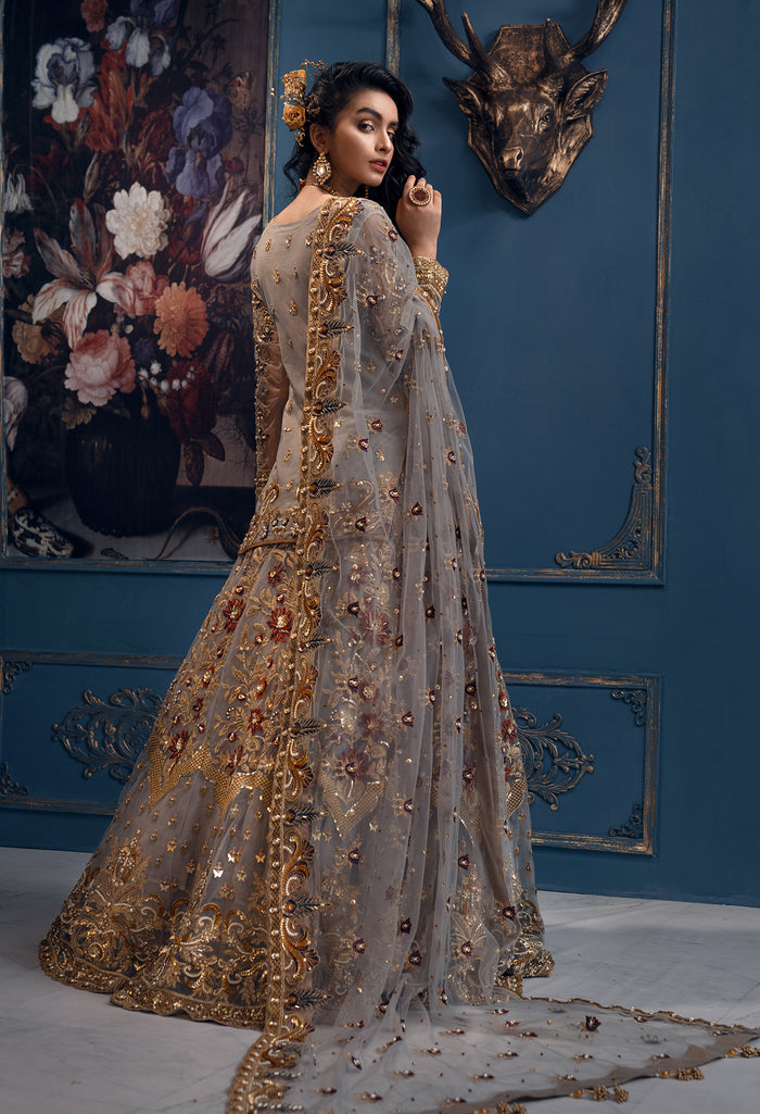 Akbar Aslam – Queen Bee U-1403 Style