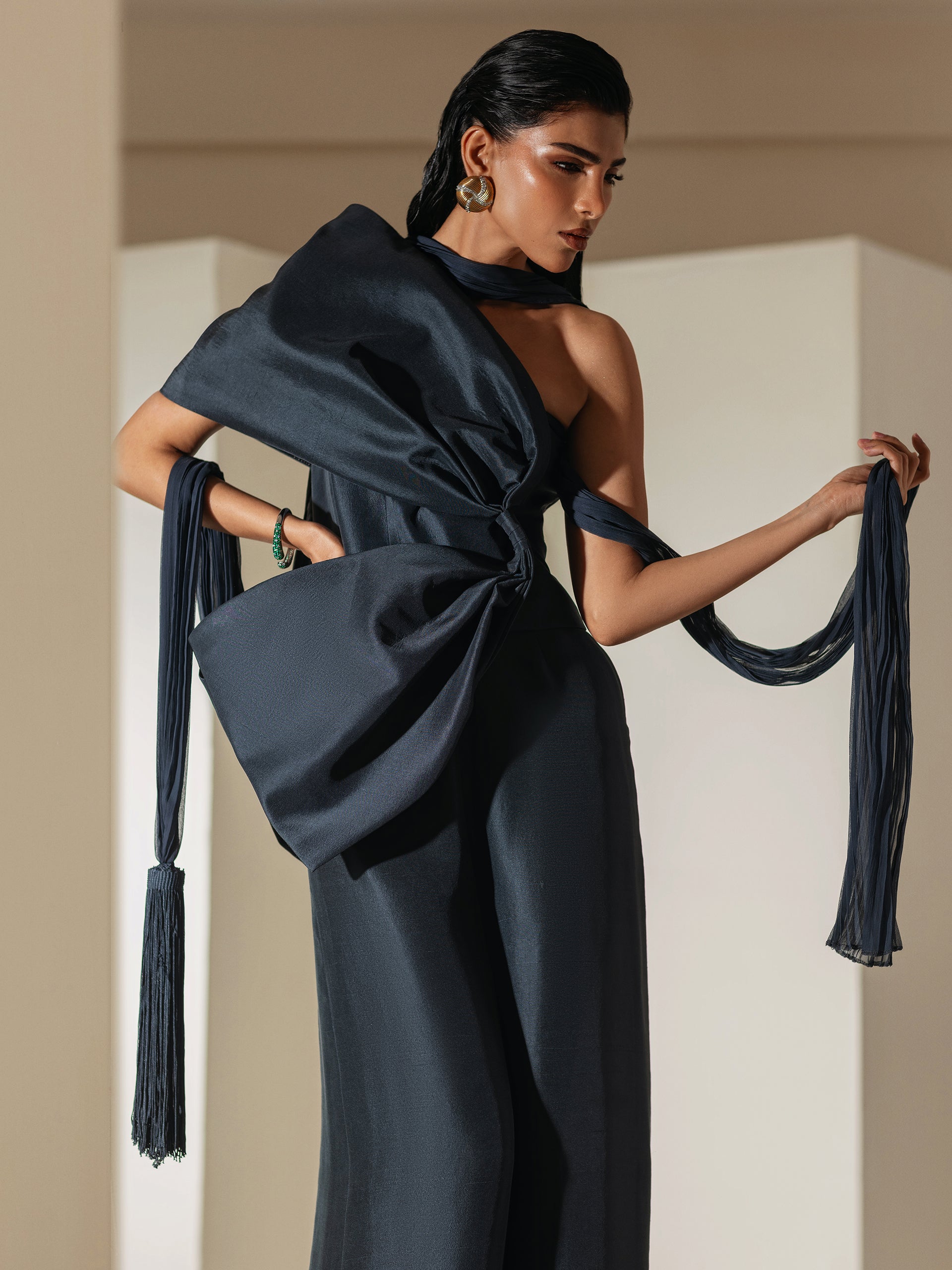 https://cdn.shopify.com/s/files/1/0768/4872/6205/files/Alora-Grey-3.jpg?v=1777671130