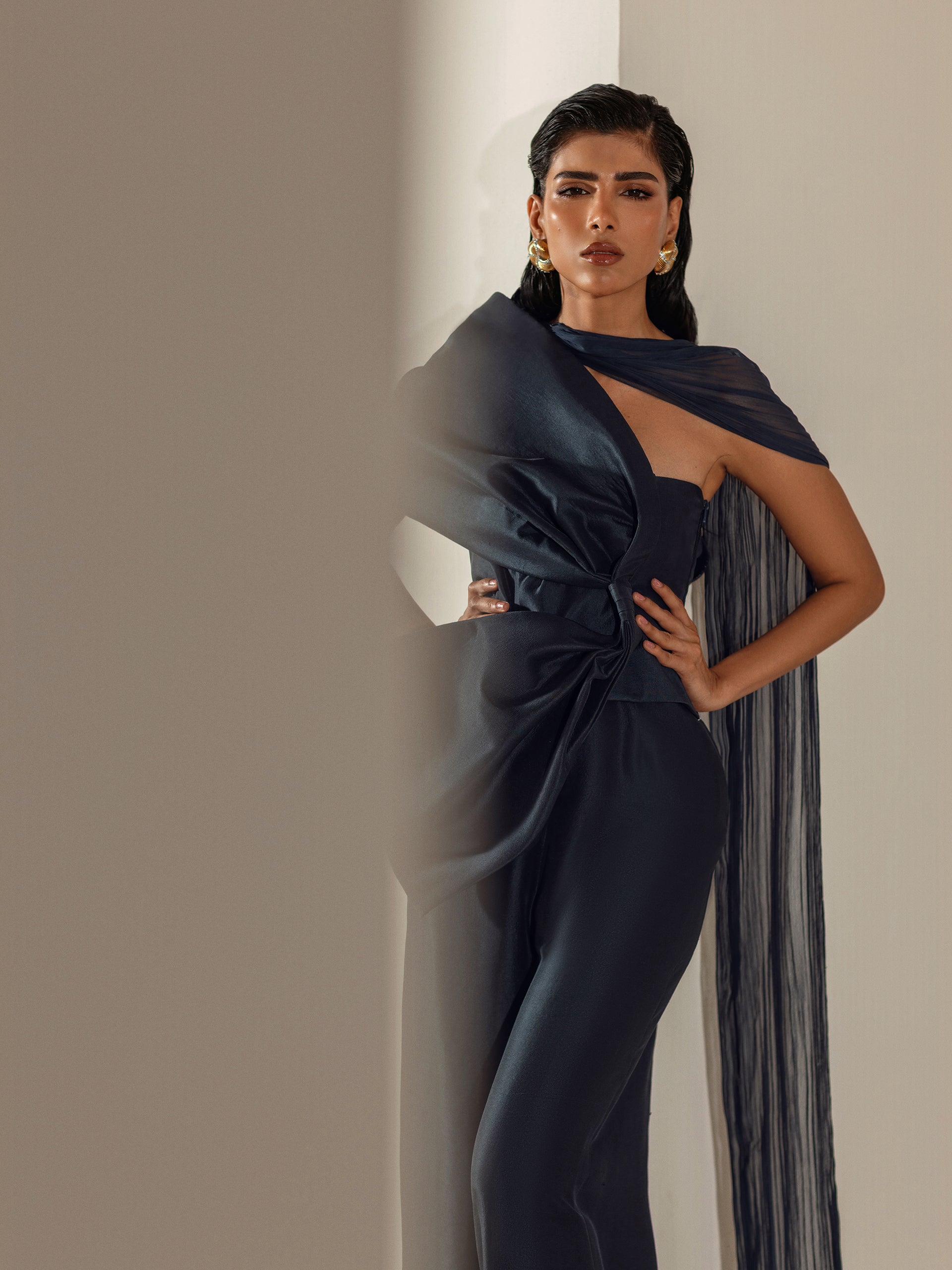 https://cdn.shopify.com/s/files/1/0768/4872/6205/files/Alora-Grey-4.jpg?v=1777671130
