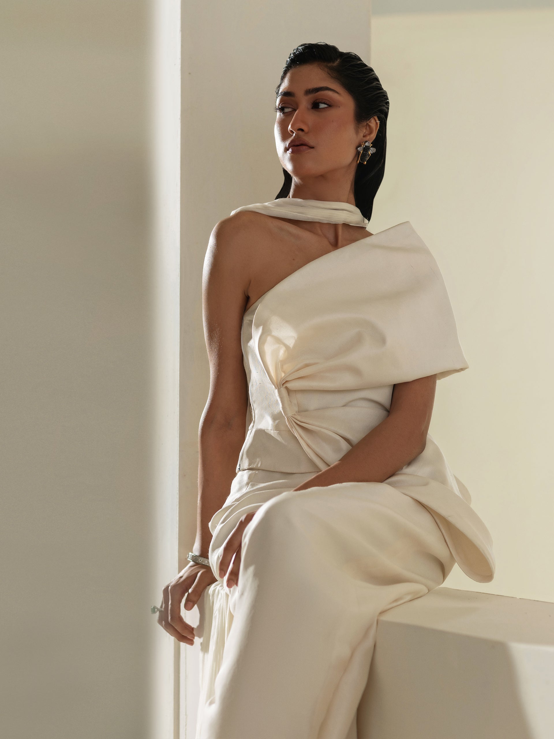 https://cdn.shopify.com/s/files/1/0768/4872/6205/files/Alora-Ivory-2.jpg?v=1777670877