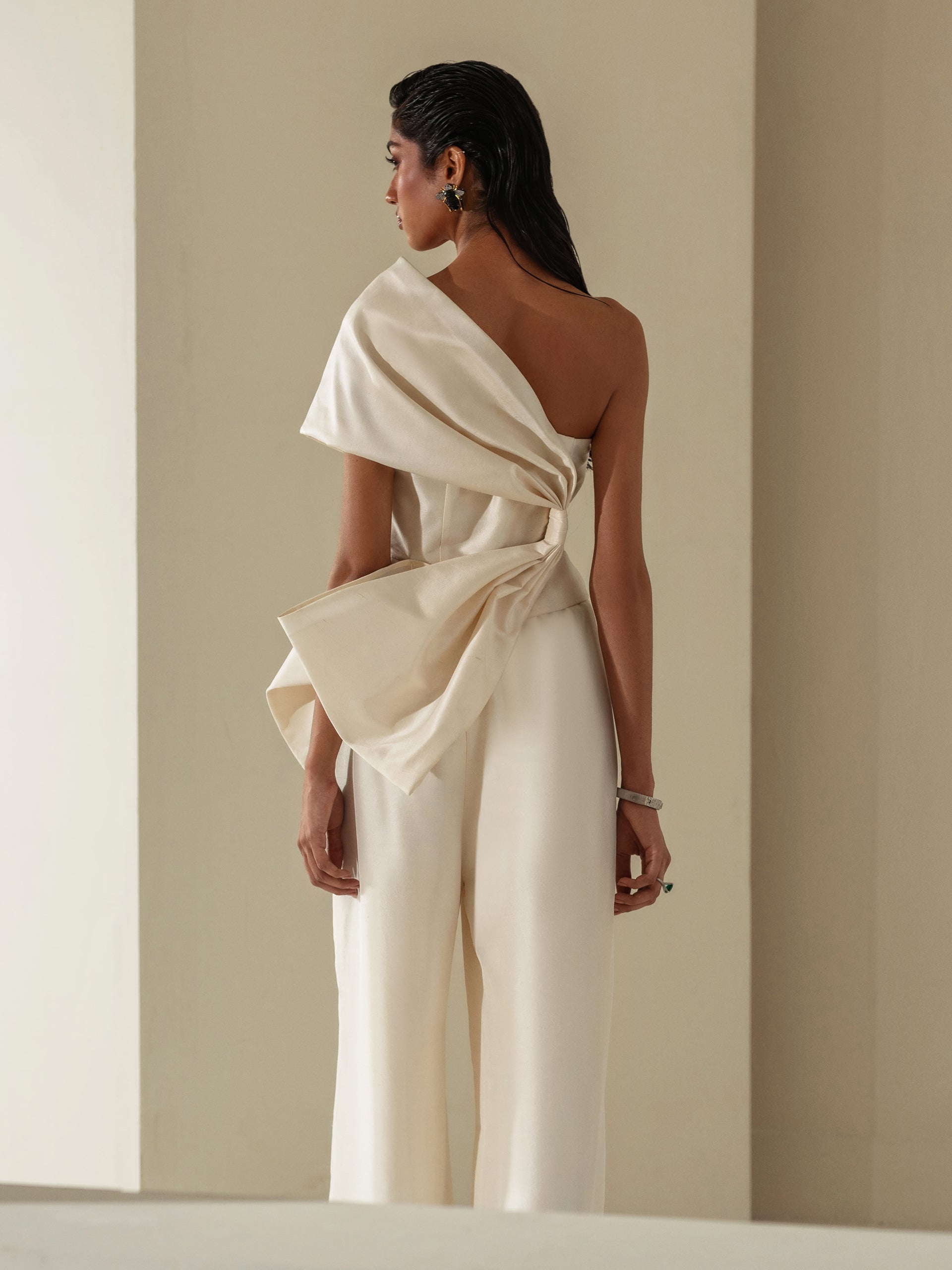 https://cdn.shopify.com/s/files/1/0768/4872/6205/files/Alora-Ivory-3.jpg?v=1777670876